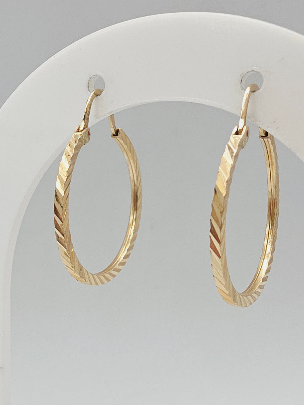 Solid 14K Yellow Gold Diamond-Cut Hoop Earrings with Snap Closures