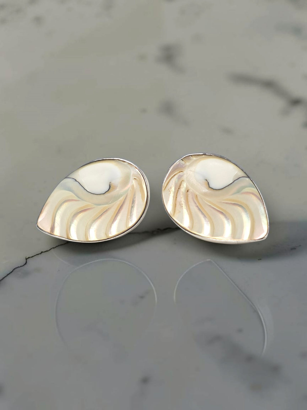 AKR 925 Sterling Silver Carved Shell Pear Teardrop Stud Earrings