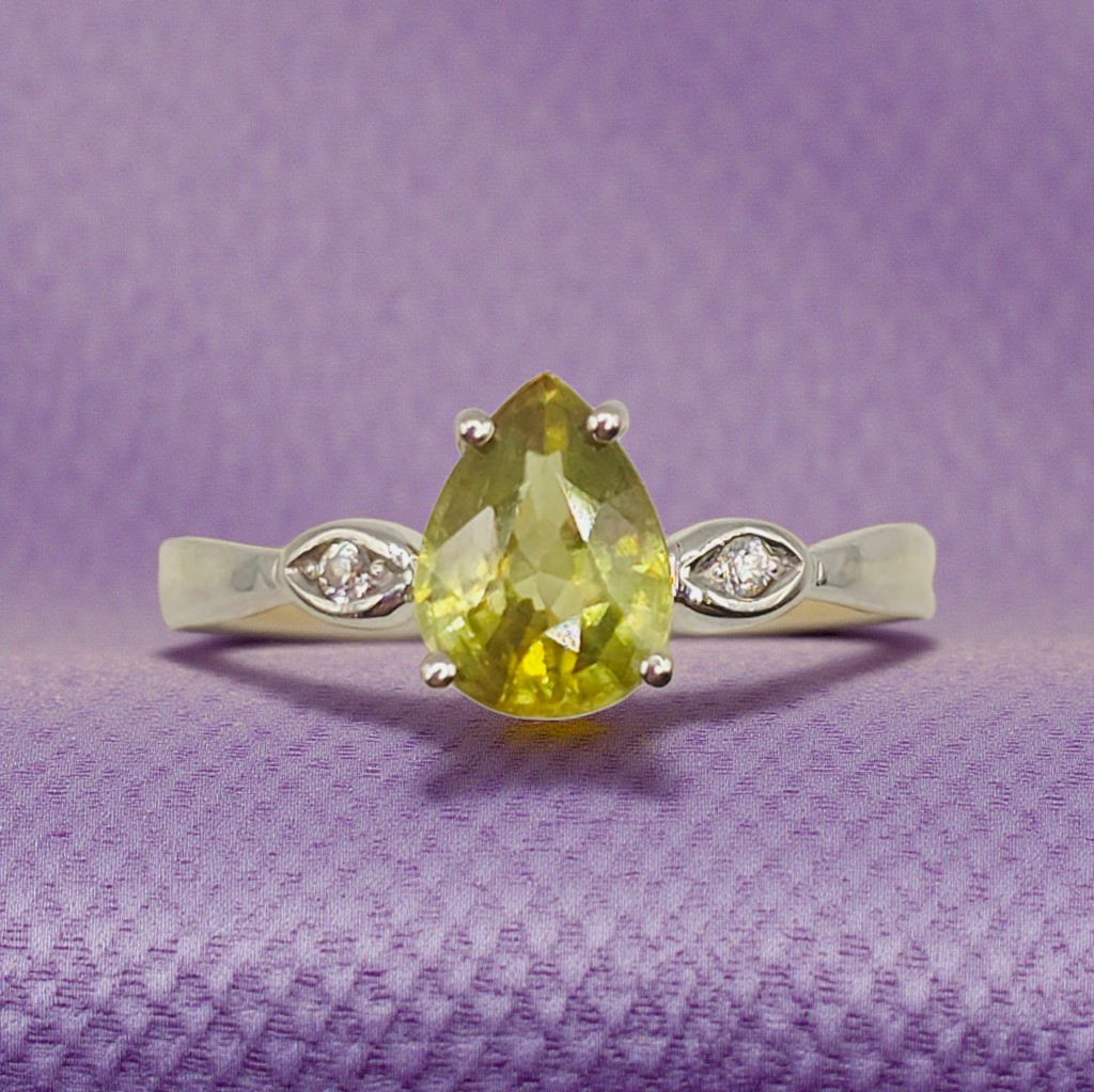 TGGC Solid 10K White Gold Ring with Natural Sphene & White Topaz Accents Size 8