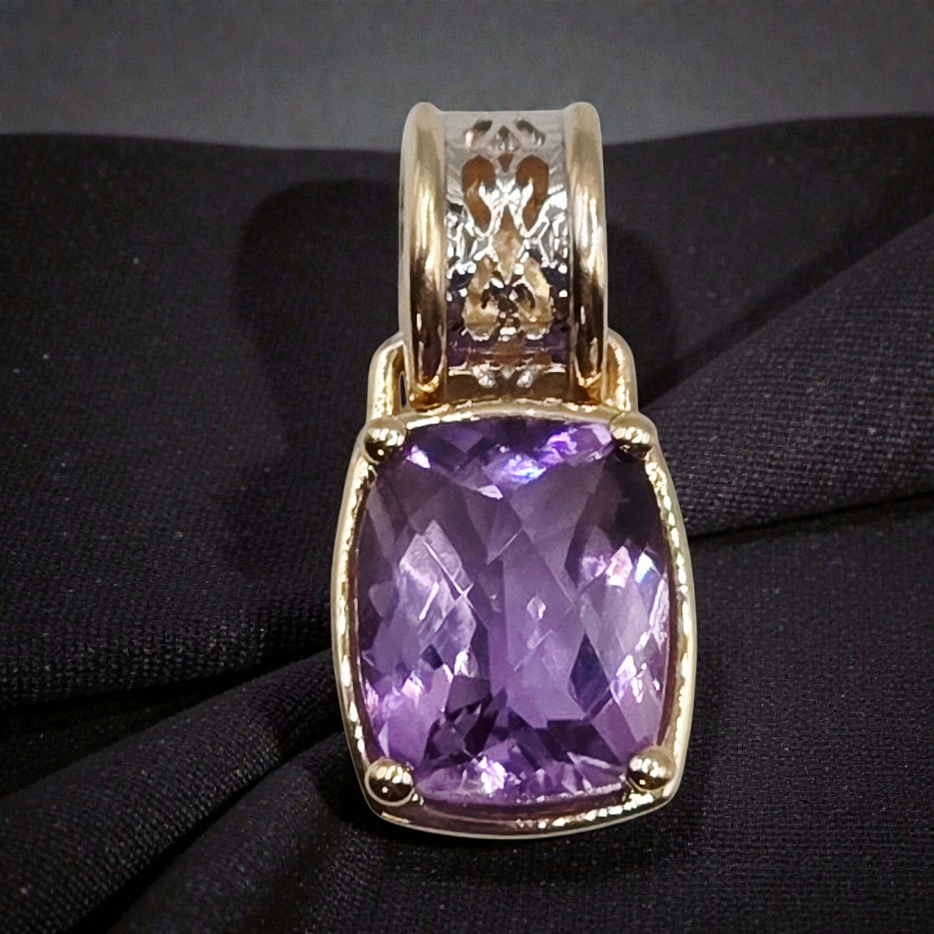 Solid 14k Gold Necklace Pendant with Cushion-Cut Amethyst