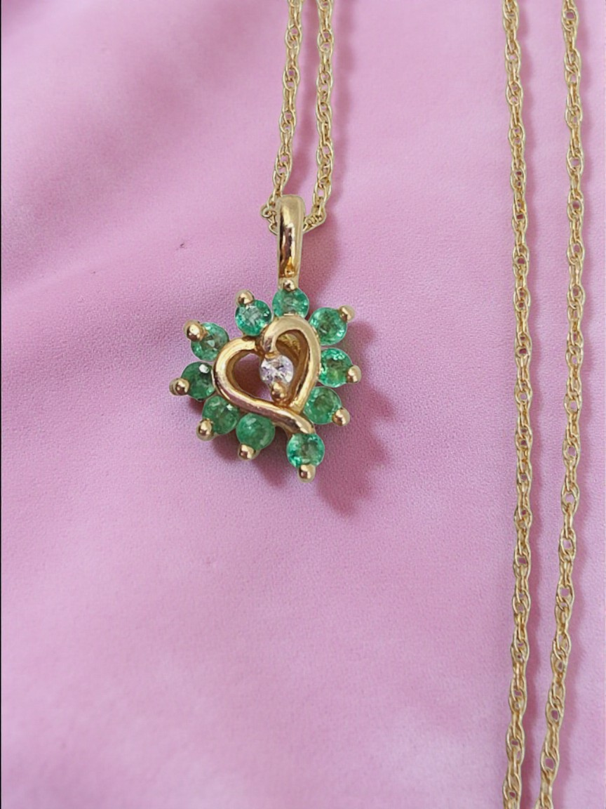 Solid 14k Yellow Gold Necklace with Emerald & Diamond Heart 17.5 Inch
