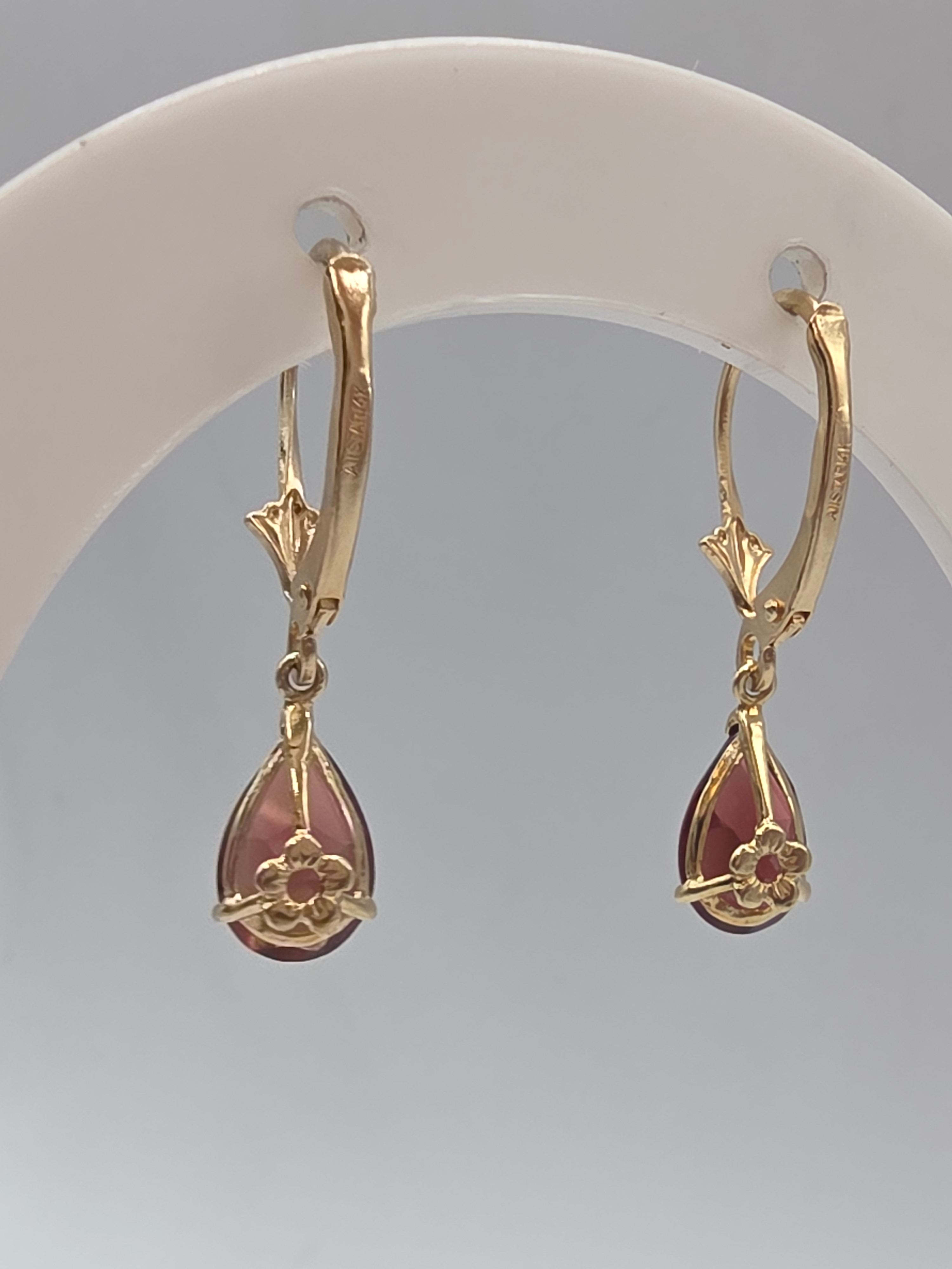 Solid 14K Yellow Gold Pear Cut Garnet Drop Dangle Earrings Leverback Floral
