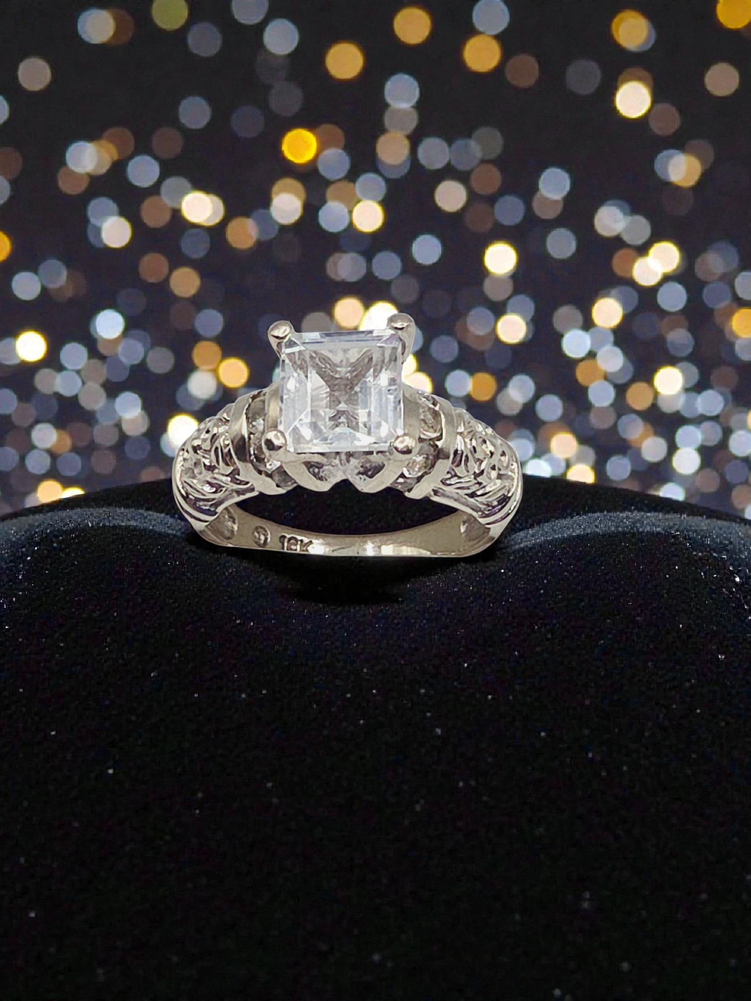 Vintage Solid 10K White Gold Antique Ring with Princess Cut Topaz - Size 7