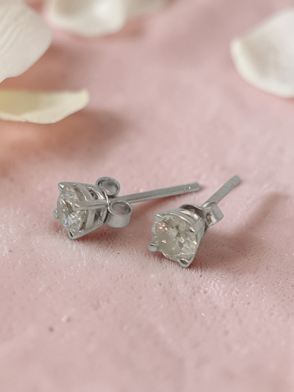 Solid 14K White Gold Diamond Stud Earrings Round Brilliant