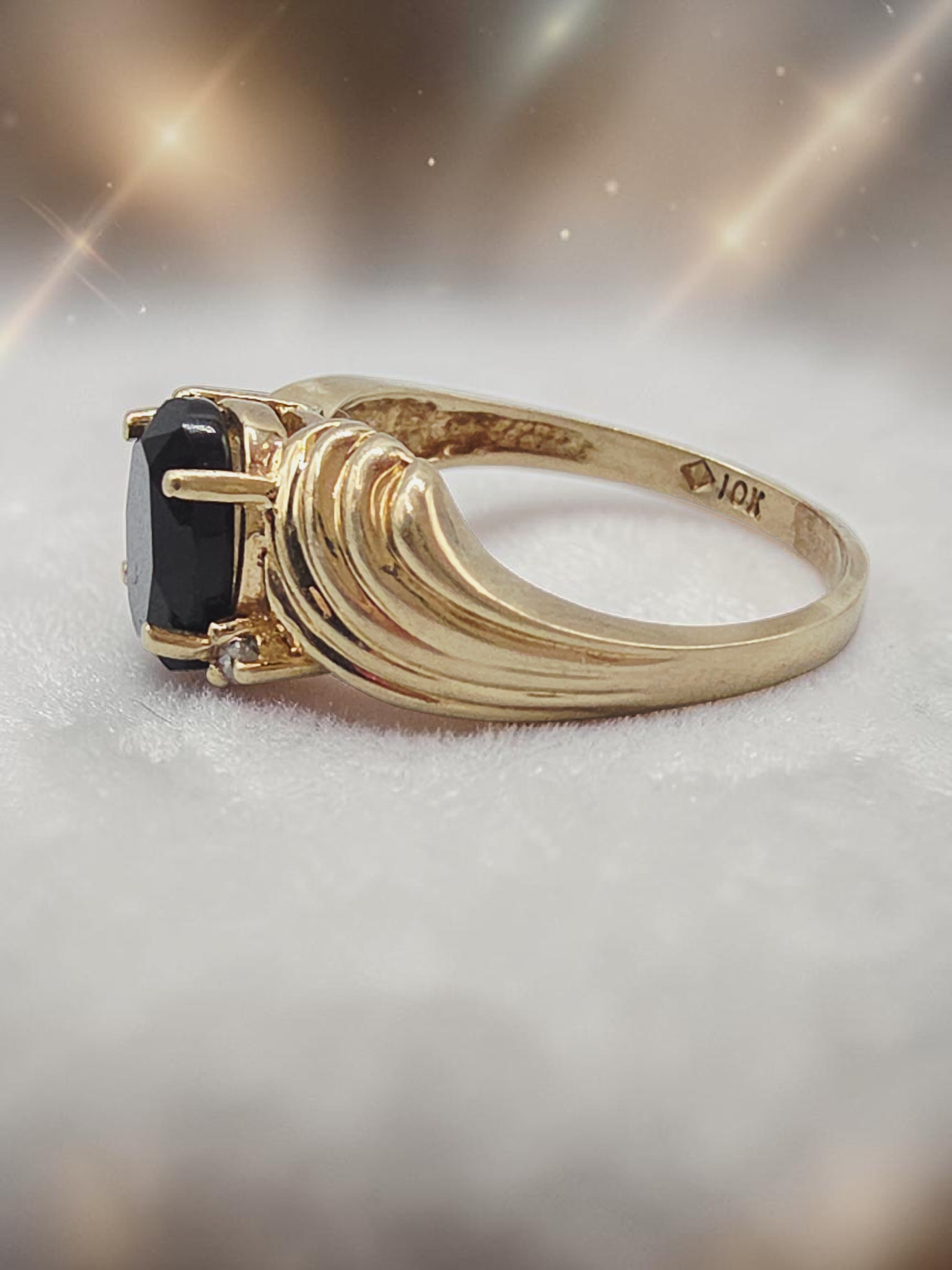 Solid 10K Yellow Gold Ring with Oval-Cut Black Onyx & Diamond Accents – Size 6.5