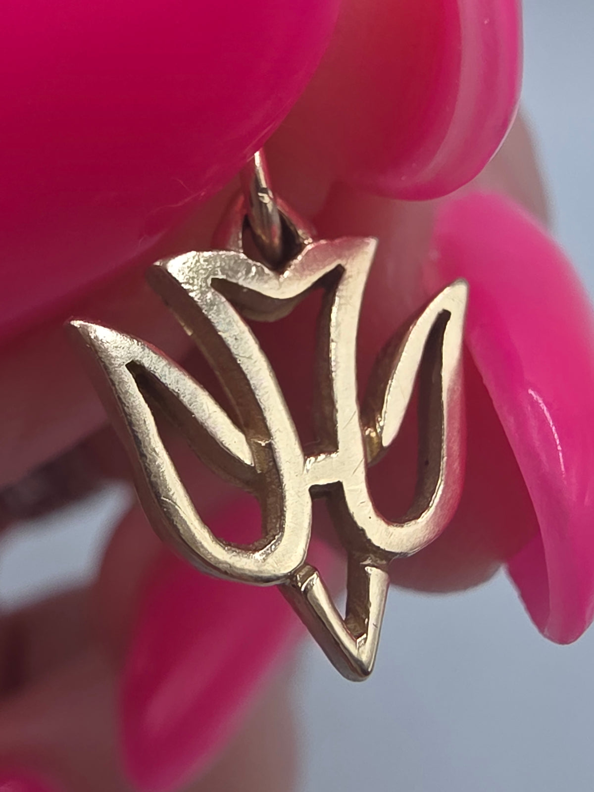 RETIRED James Avery Descending Dove Solid 14K Yellow Gold Charm Pendant