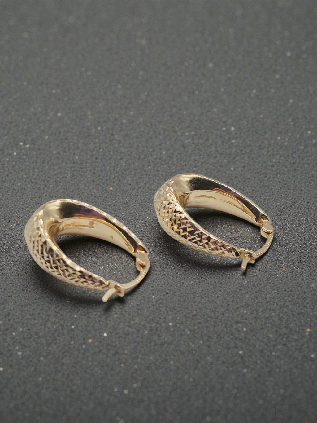 Select Jewelry Inc. Solid 14K Yellow Gold Diamond-Cut Hoop Earrings