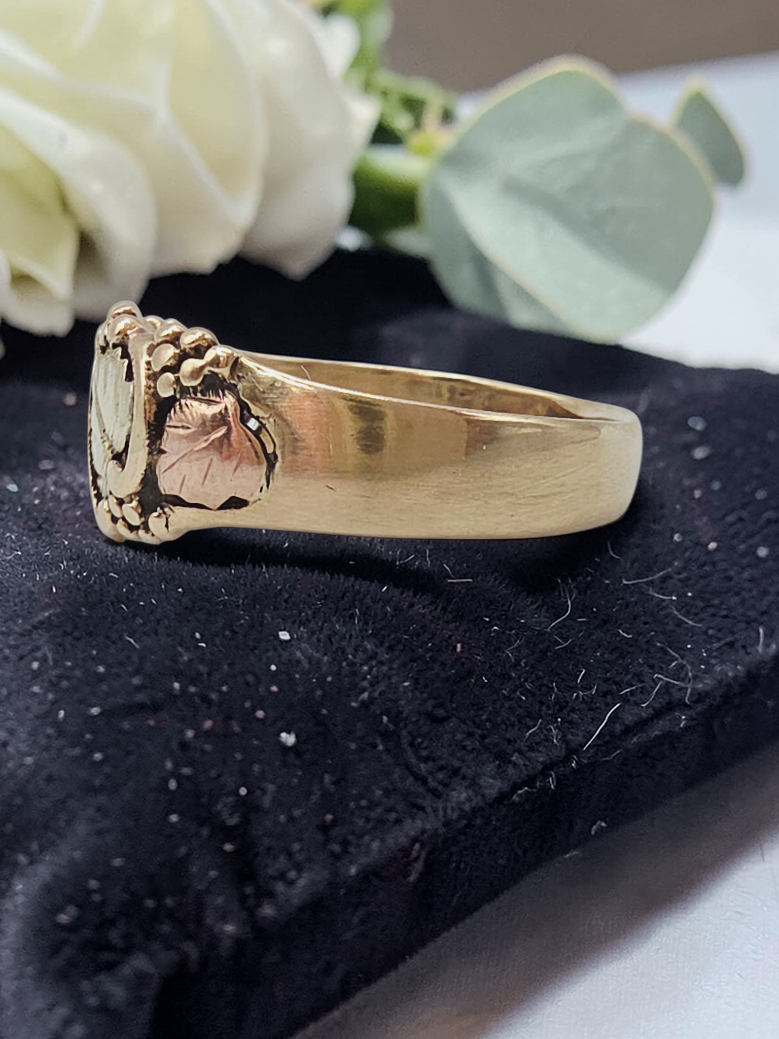 Black Hills Solid 10K Gold Grape Leaf Ring Band - Size 13.25