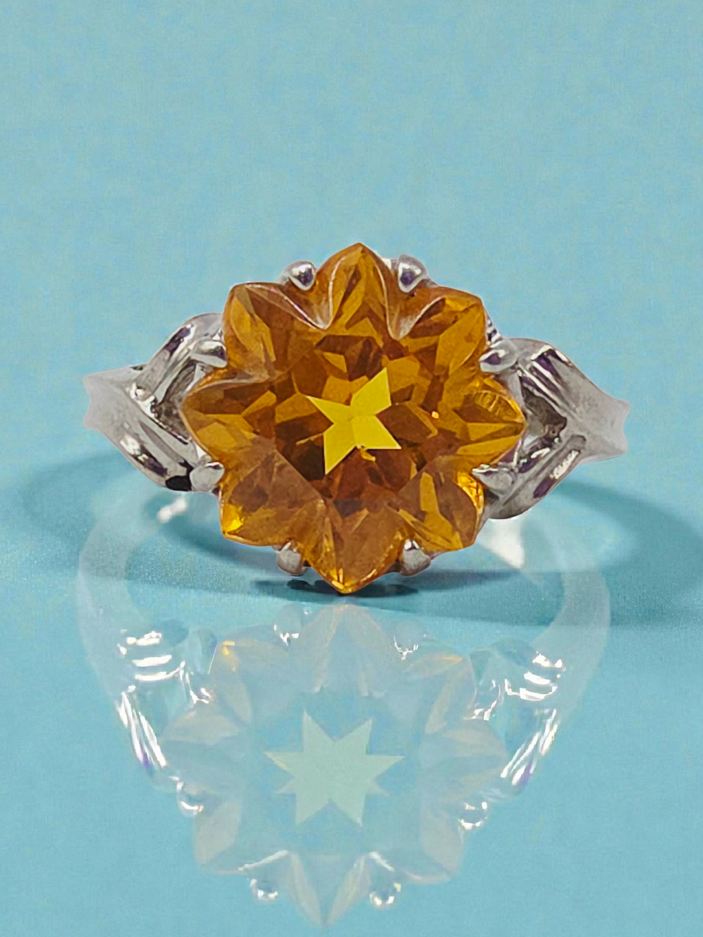 Solid 10K Gold Ring with Flower-Cut Golden Orange Canary Sapphire - Sz 7.5