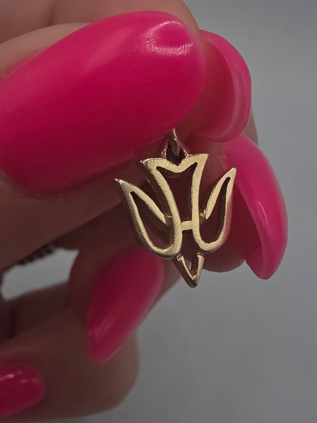 RETIRED James Avery Descending Dove Solid 14K Yellow Gold Charm Pendant