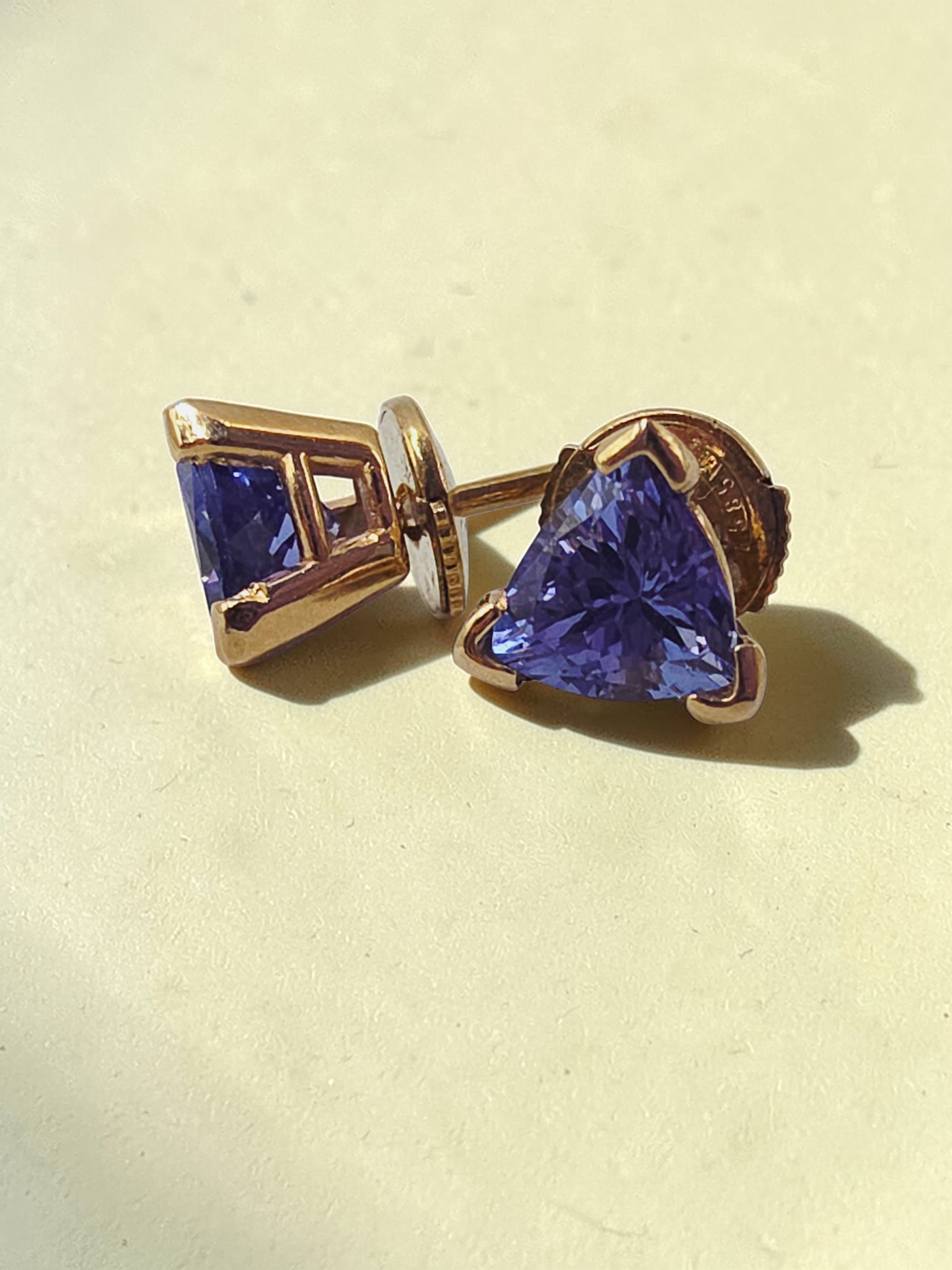 Solid 14K Gold Stud Earrings with Trillion-Cut Tanzanite - La Pousette Backs