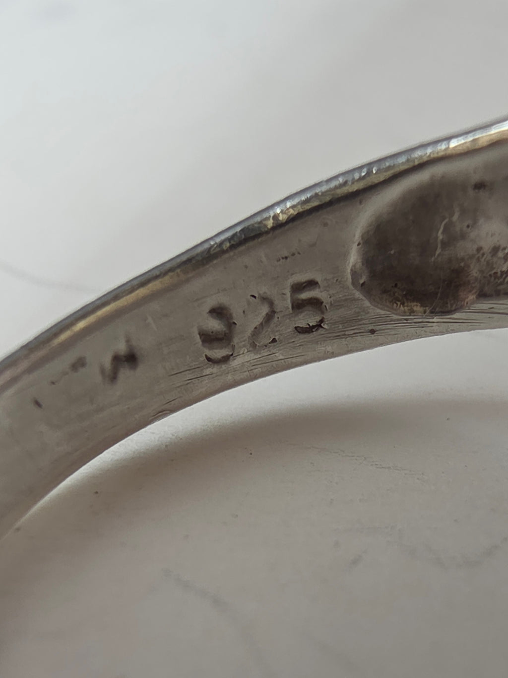 Vintage Sterling Silver Unique Pattern Engraved Ring Size 7.5