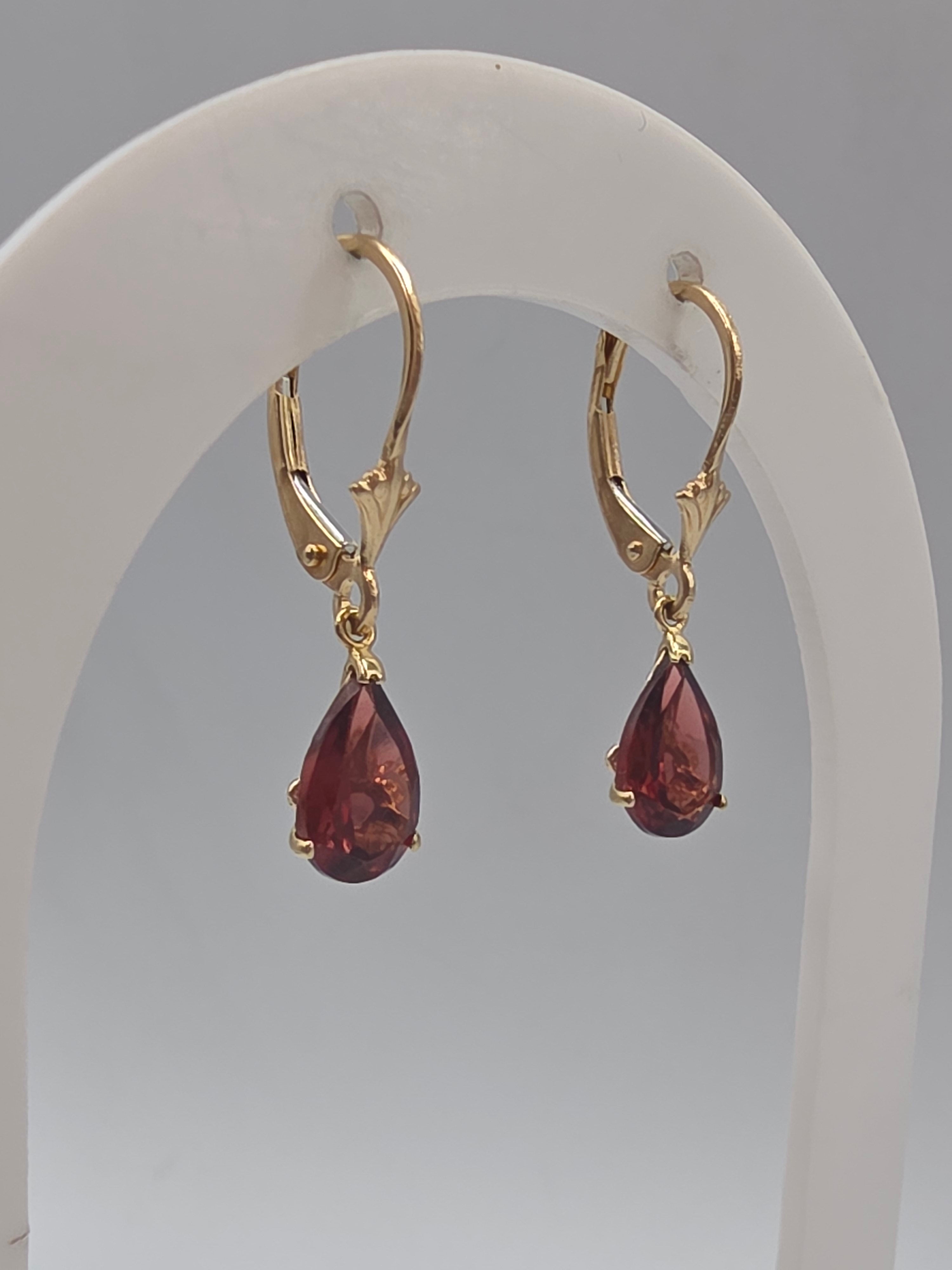 Solid 14K Yellow Gold Pear Cut Garnet Drop Dangle Earrings Leverback Floral