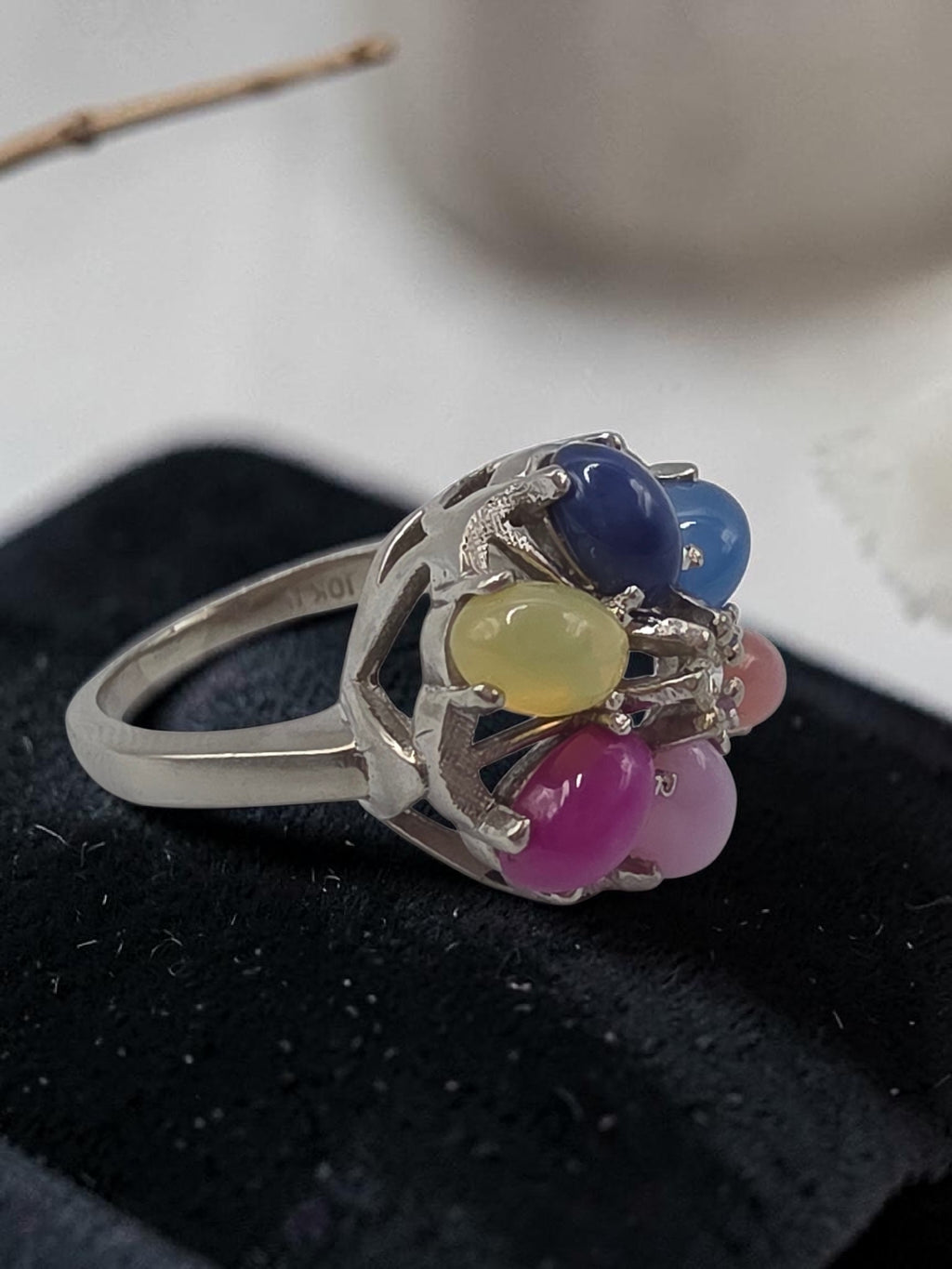 Stunning Solid 10K White Gold Diamond & Rainbow Star Sapphire Halo Ring - Size 6