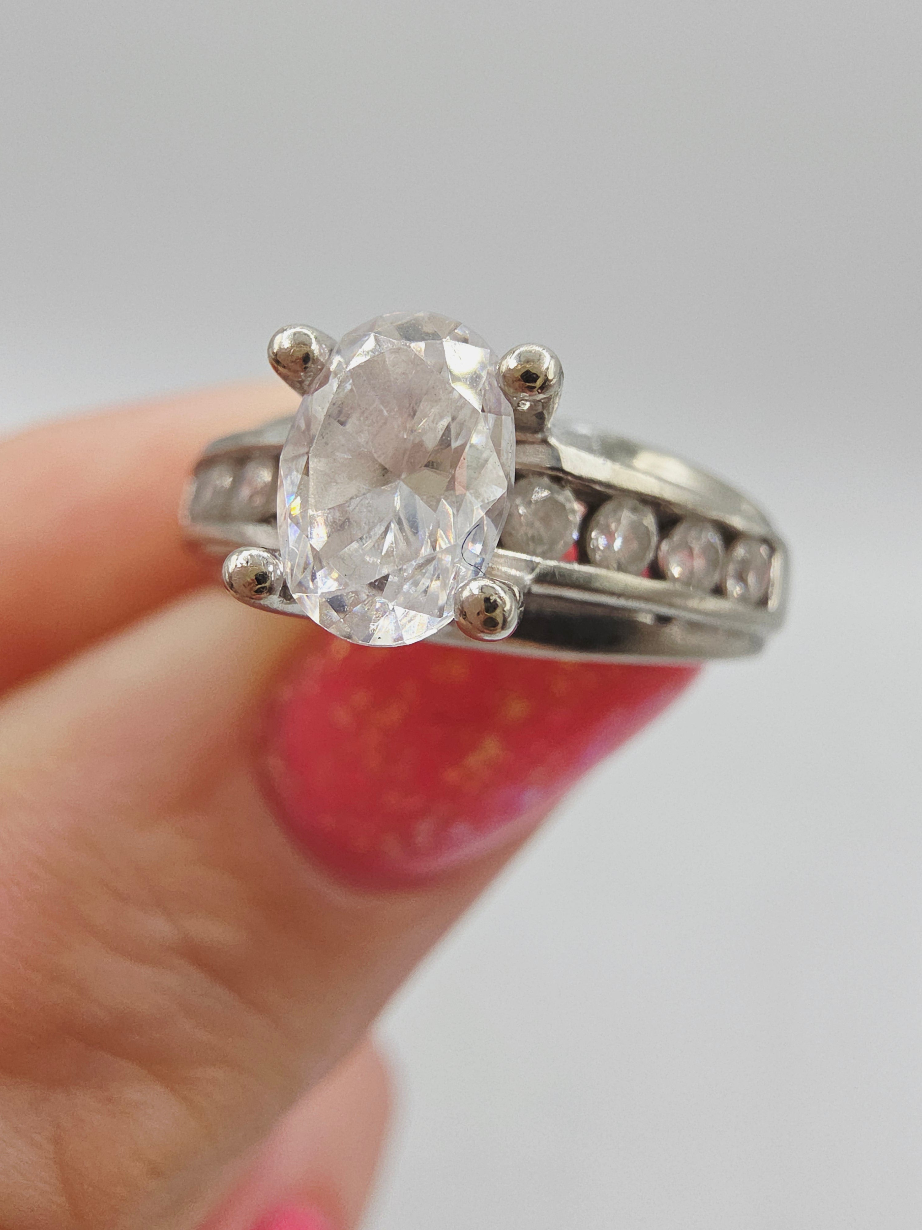 Solid 14K White Gold Oval-Cut CZ Ring with Channel Set Accents – Size 6