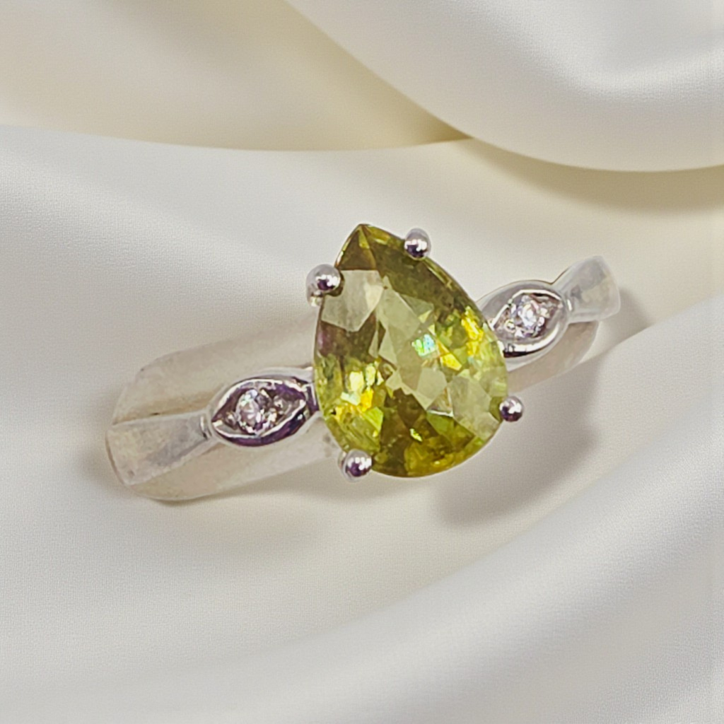 TGGC Solid 10K White Gold Ring with Natural Sphene & White Topaz Accents Size 8