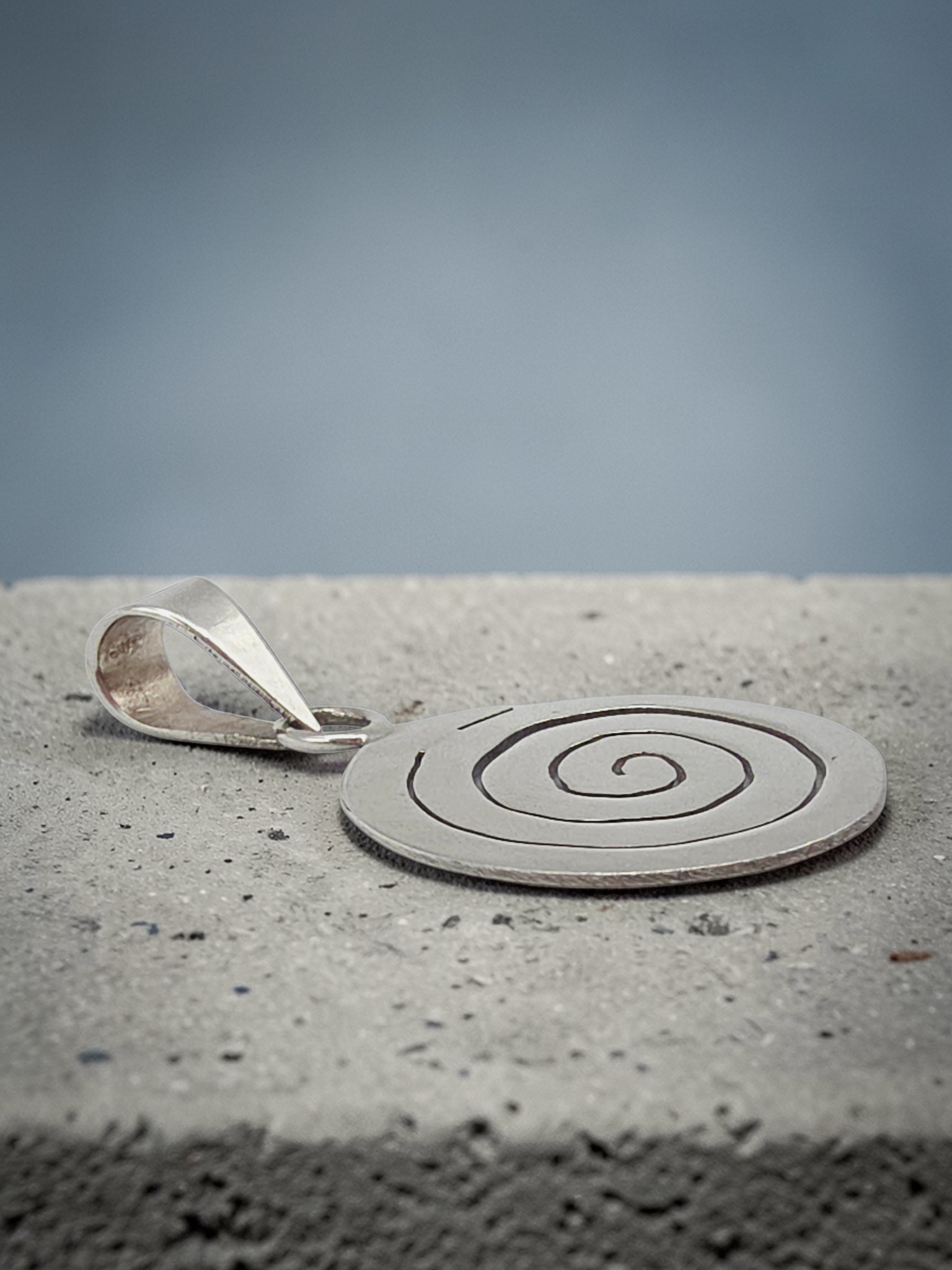 950 Sterling Silver Round Swirl Circle Necklace Pendant - 1.5 Inch