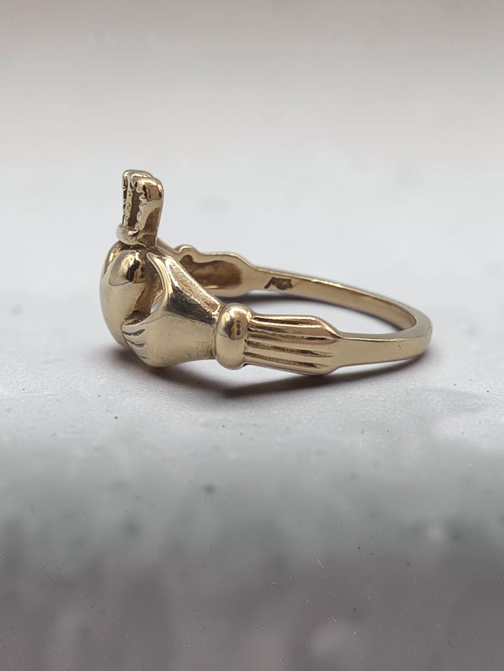 Vintage Michael Anthony Solid 14K Yellow Gold Crown Heart Claddagh Ring - Size 7