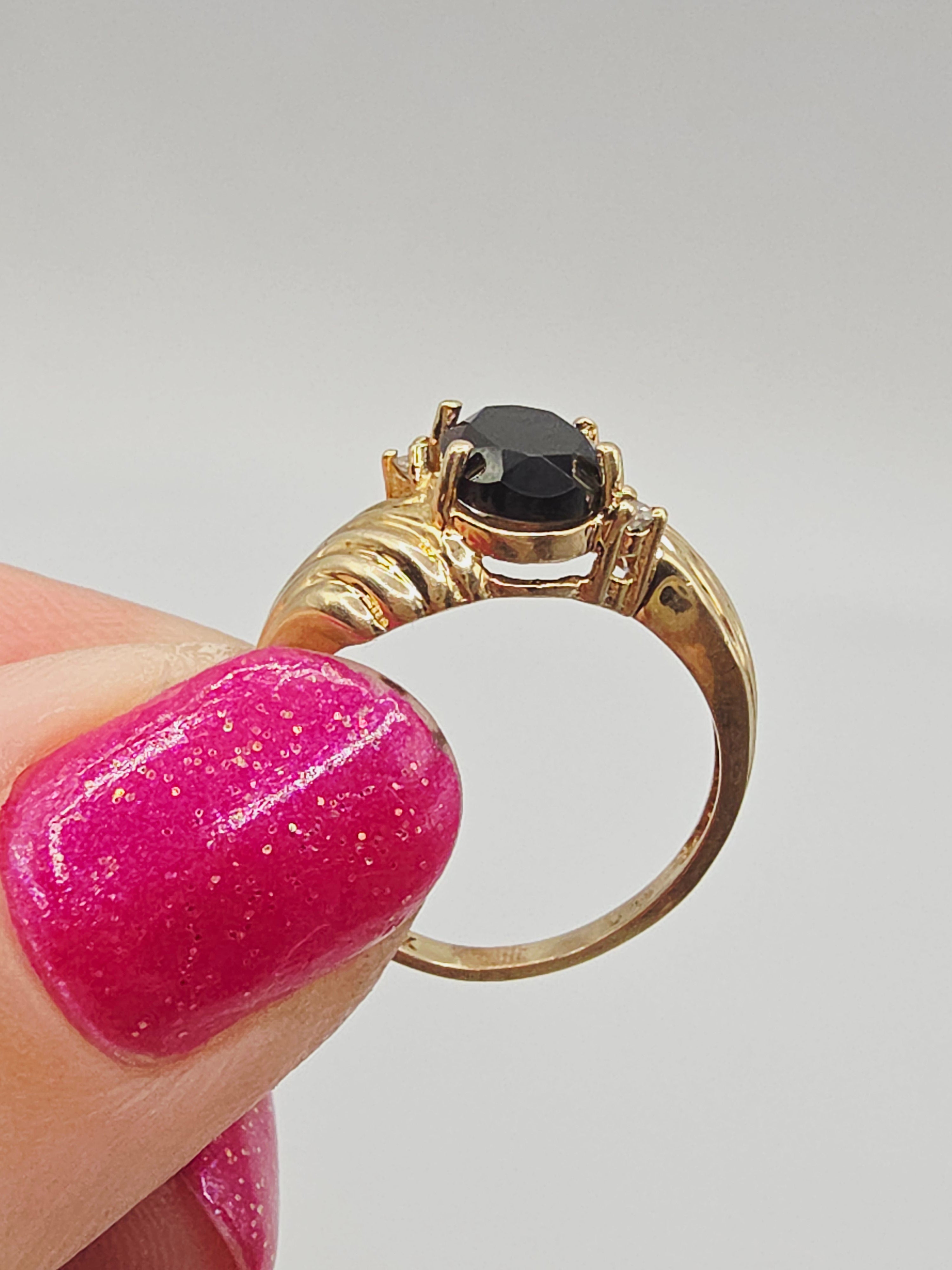 Solid 10K Yellow Gold Ring with Oval-Cut Black Onyx & Diamond Accents – Size 6.5