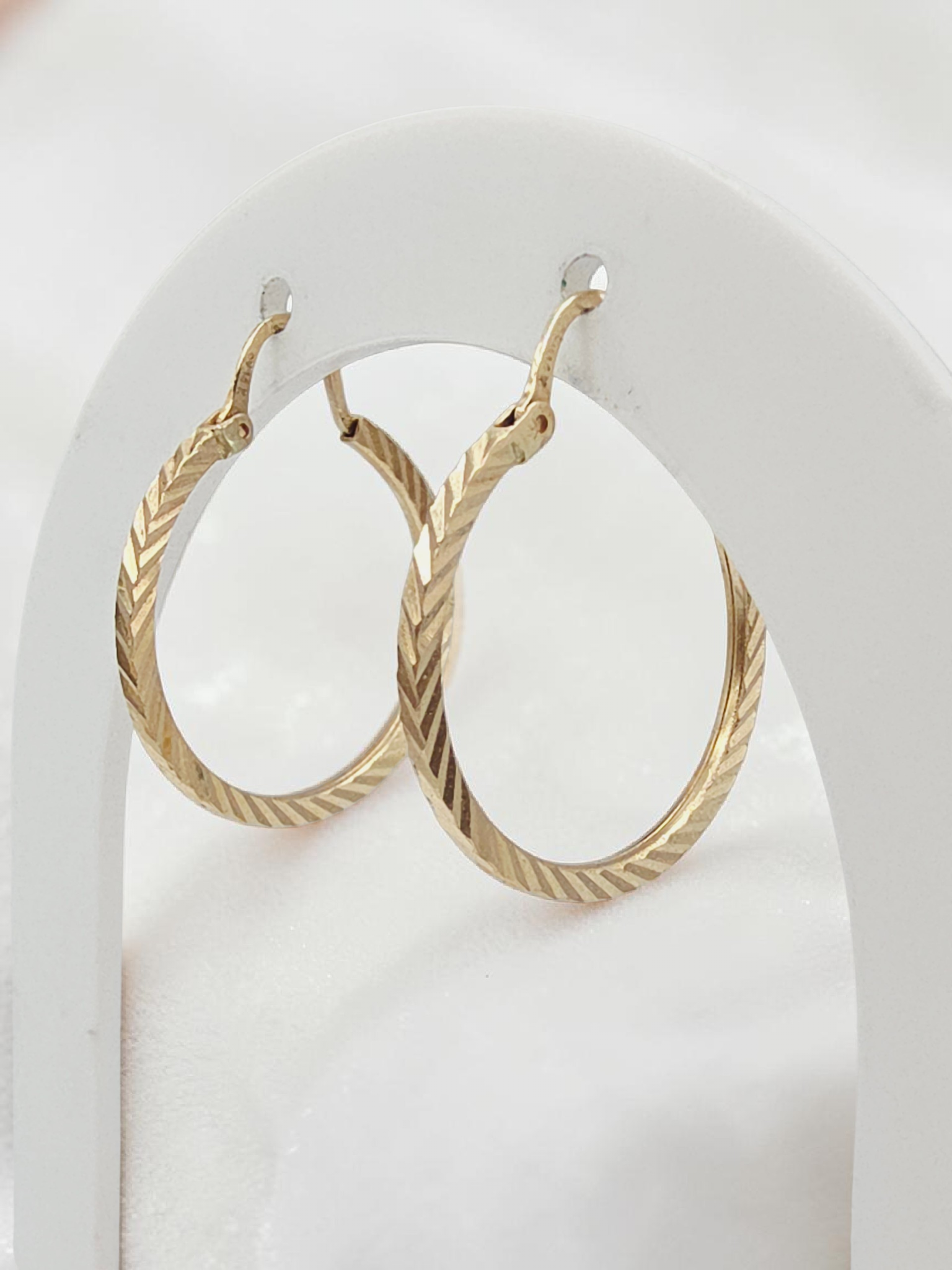 Solid 14K Yellow Gold Diamond-Cut Hoop Earrings with Snap Closures