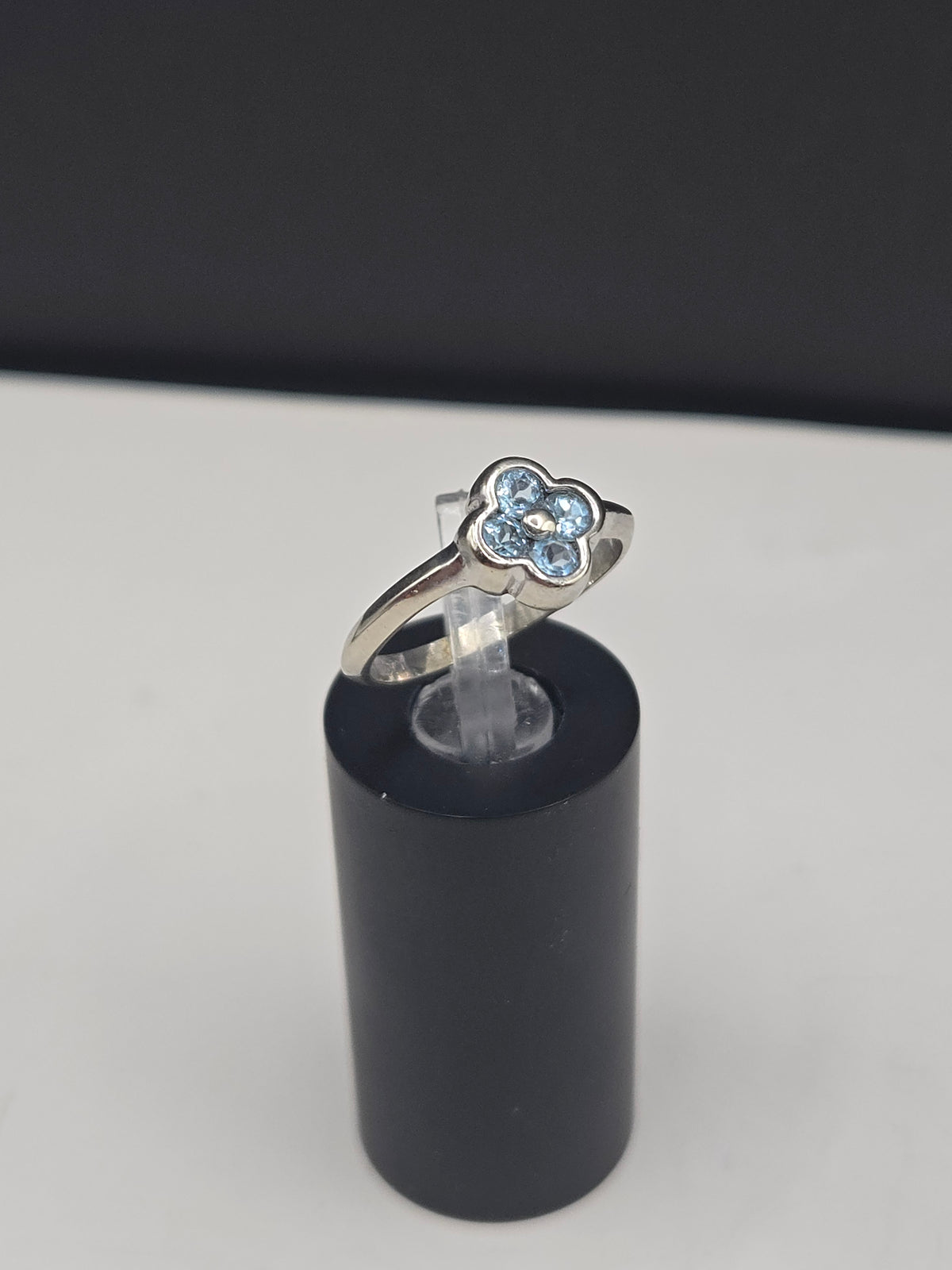 Solid 14K White Gold Blue Spinel Quatrefoil Clover Ring - Size 6