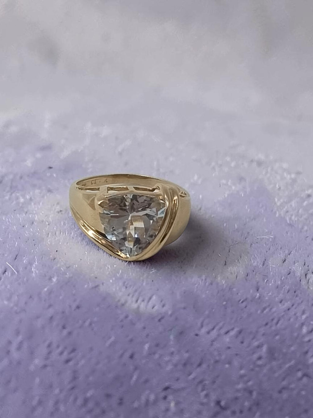 Caspian International Solid 10K Yellow Gold Trillion Cut Aquamarine Ring - Size 7.25