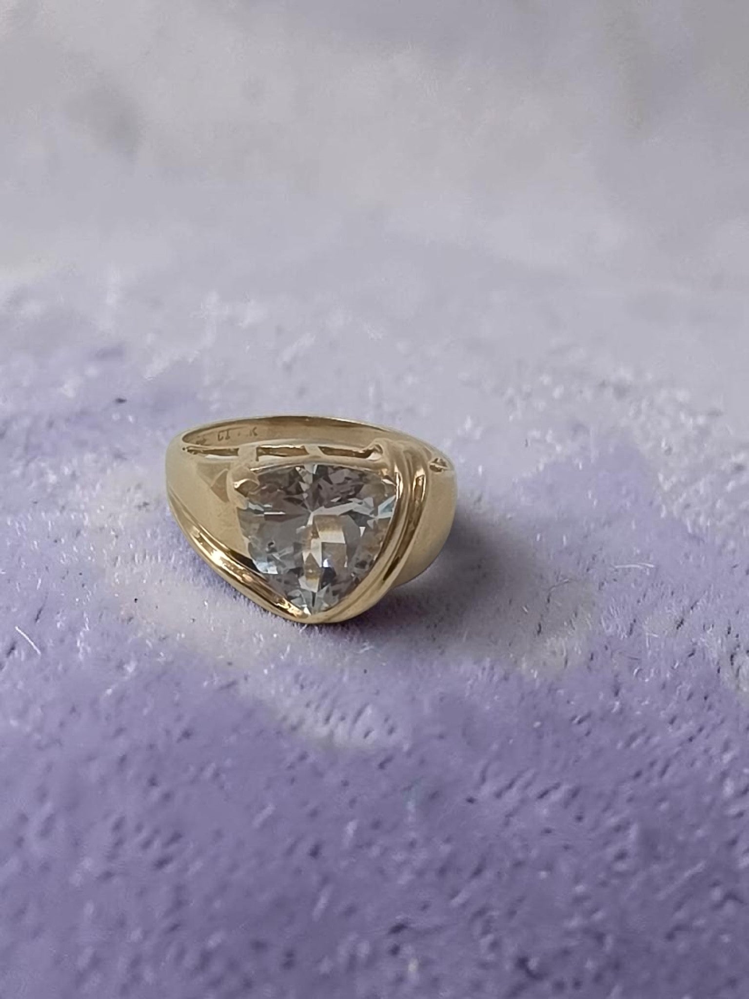 Caspian International Solid 10K Yellow Gold Trillion Cut Aquamarine Ring - Size 7.25