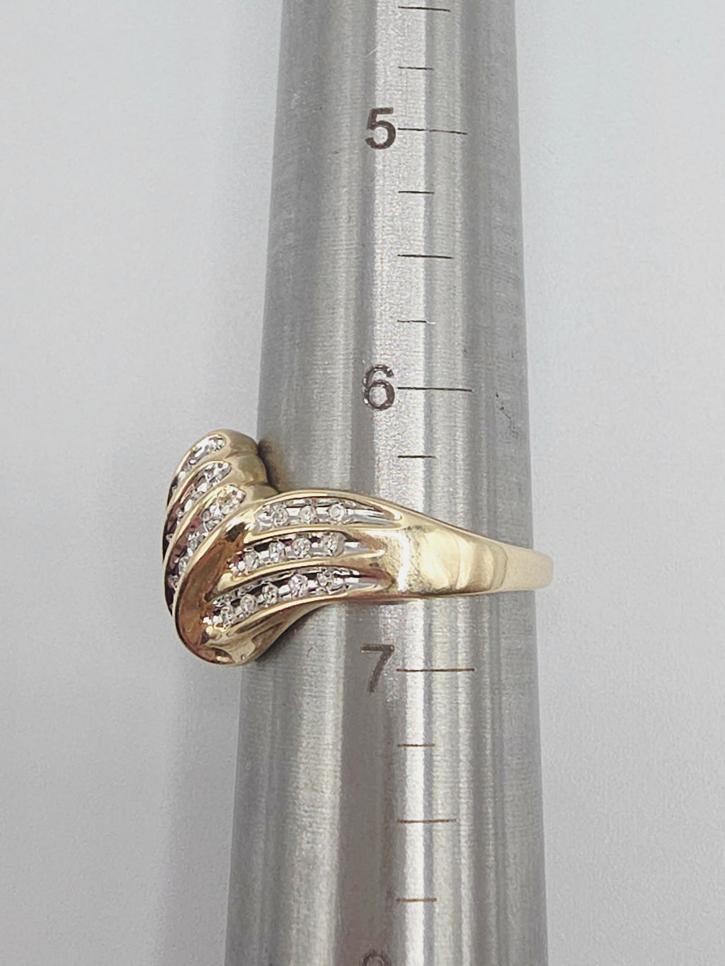 CRP Solid 10K Yellow Gold Diamond Ribbon Cocktail Ring – Size 6.75