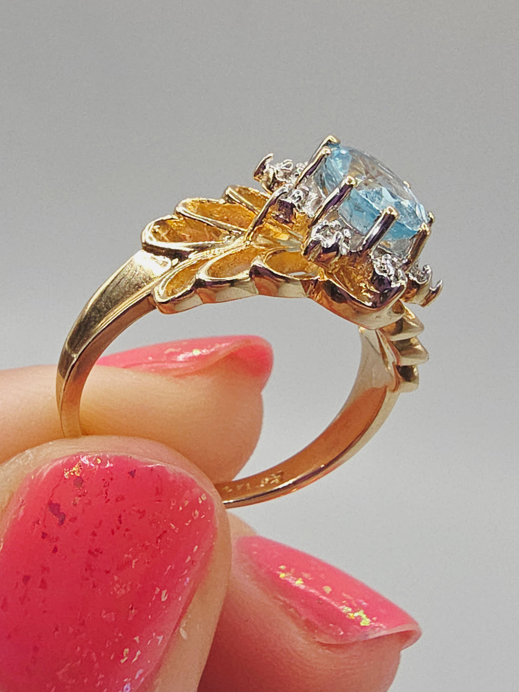 Solid 10K Yellow Gold Ring with Blue Topaz & Diamond Accents - Size 7.75