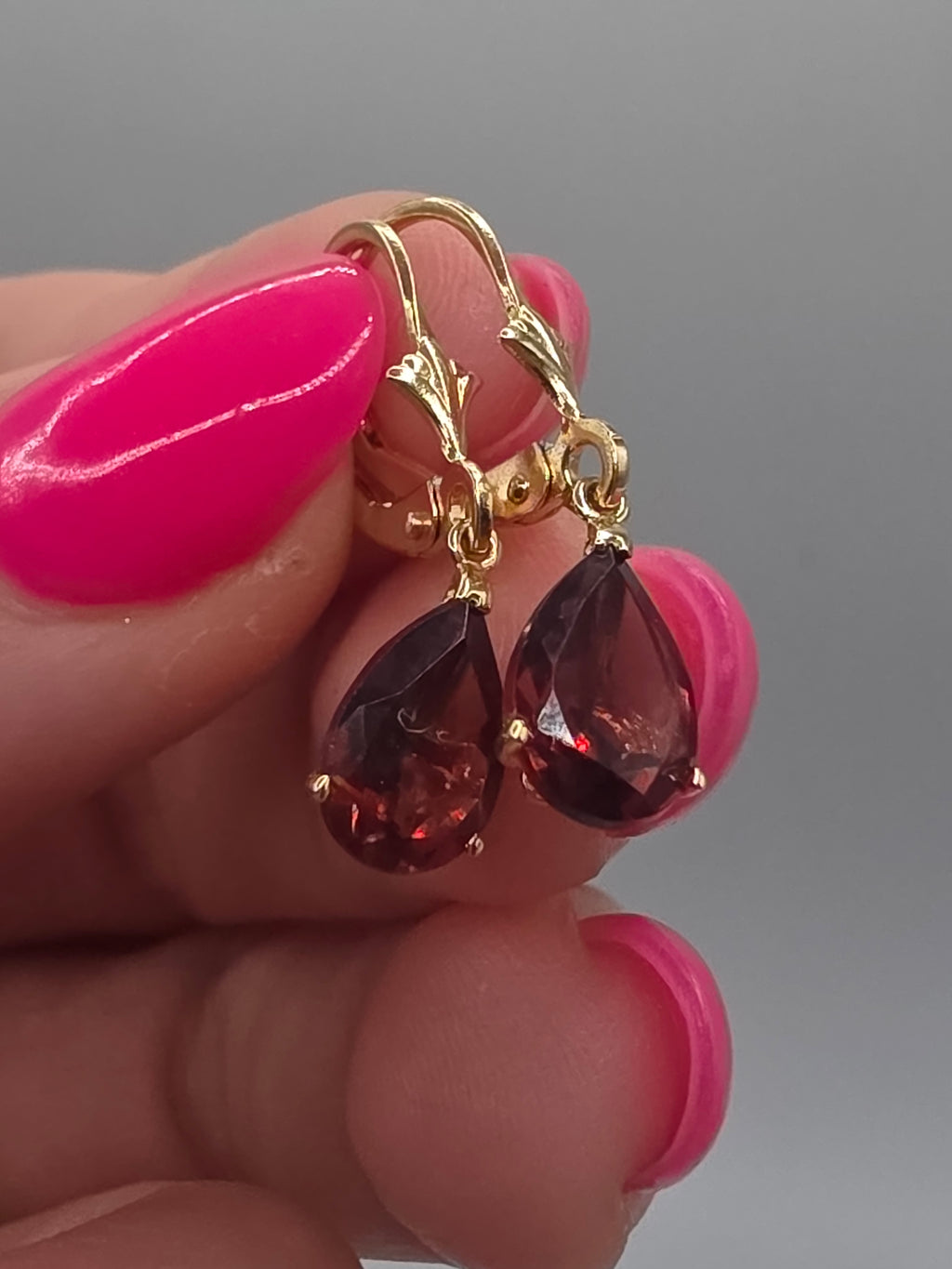 Solid 14K Yellow Gold Pear Cut Garnet Drop Dangle Earrings Leverback Floral