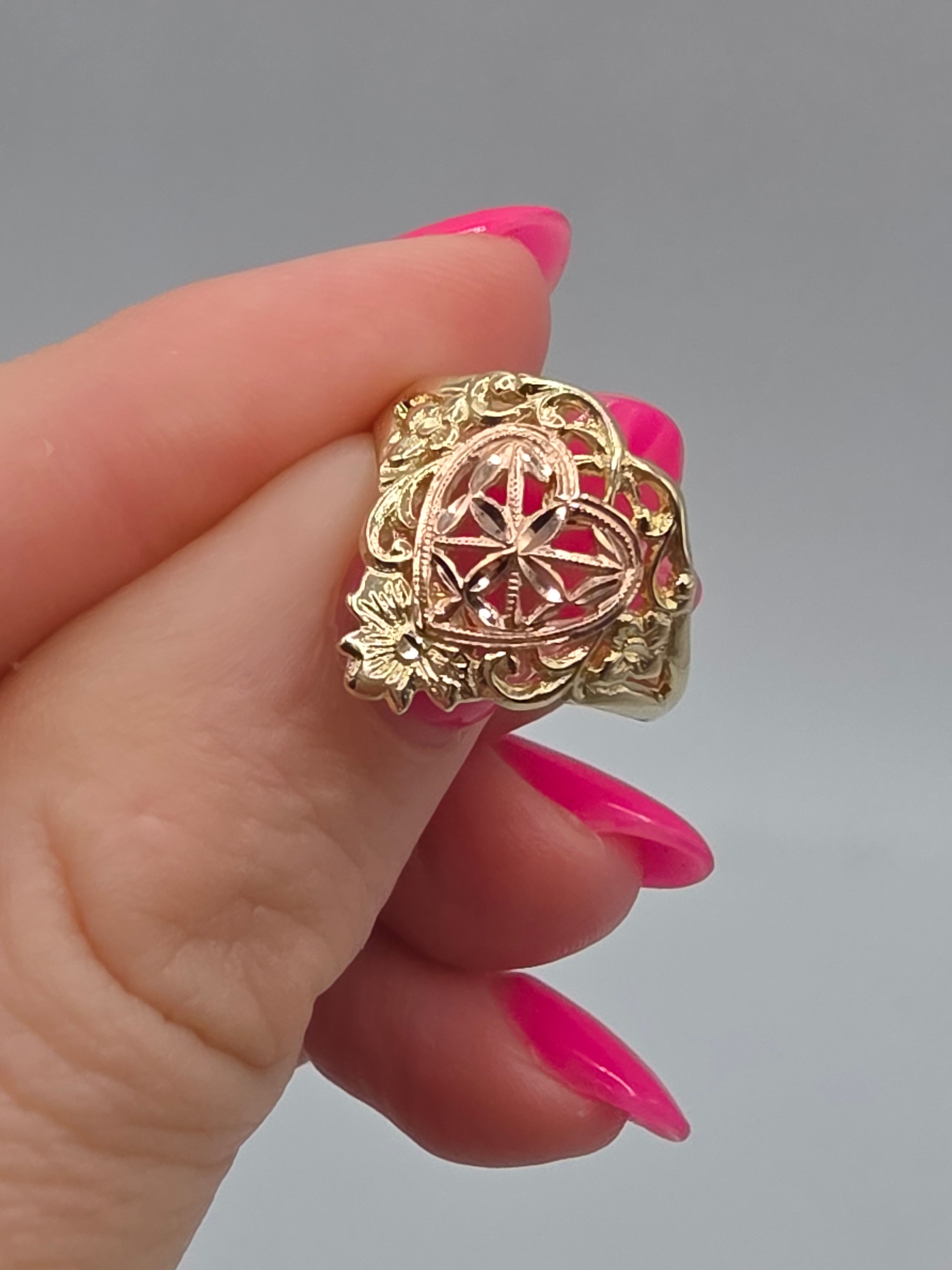 Vintage Beverly Hills Gold Solid 14K Two Tone Floral Filigree Heart Ring - Size 6
