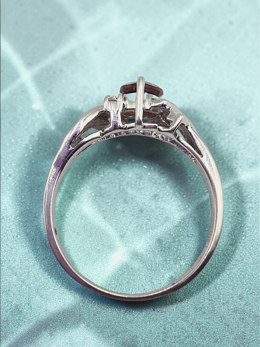 Solid 10K White Gold Ring with Heart Cut Garnet & Diamond Ring Accents - Size 6