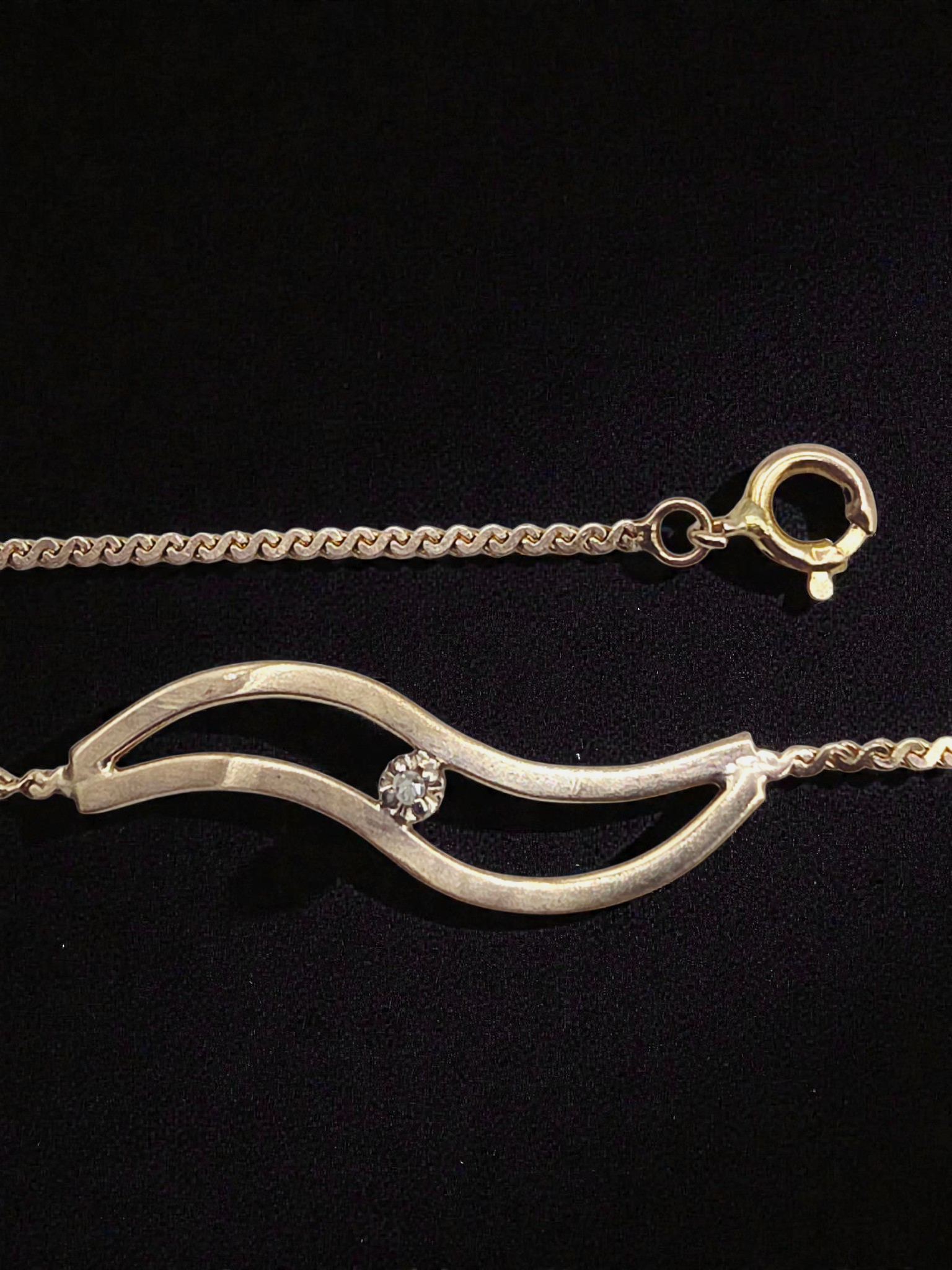 Solid 14K Gold S-Link Serpentine Chain Bracelet wtih Diamond Accent - 7 Inches