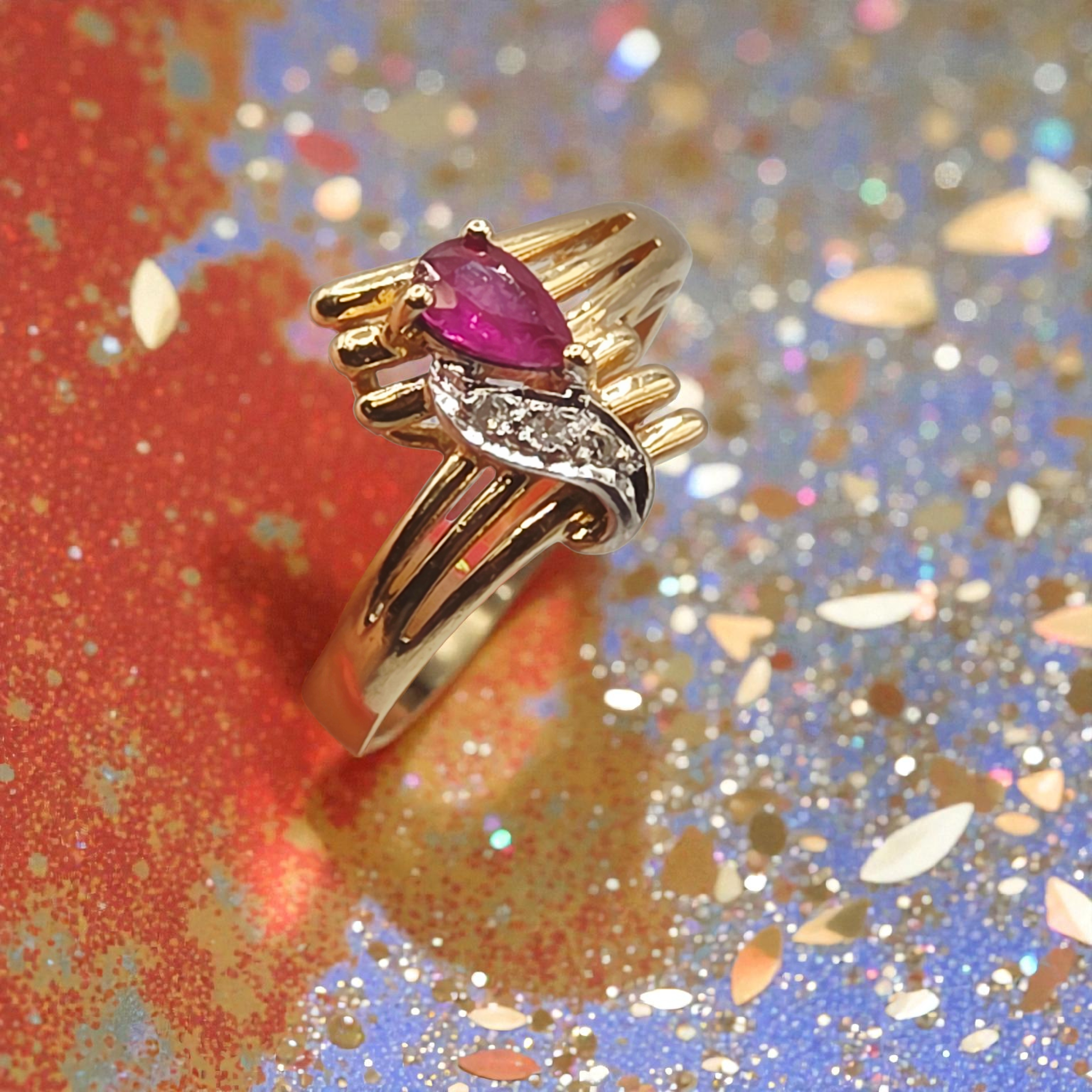 Town & Country Solid 14K Yellow Gold Ring with Ruby and Diamonds – Size 7.25