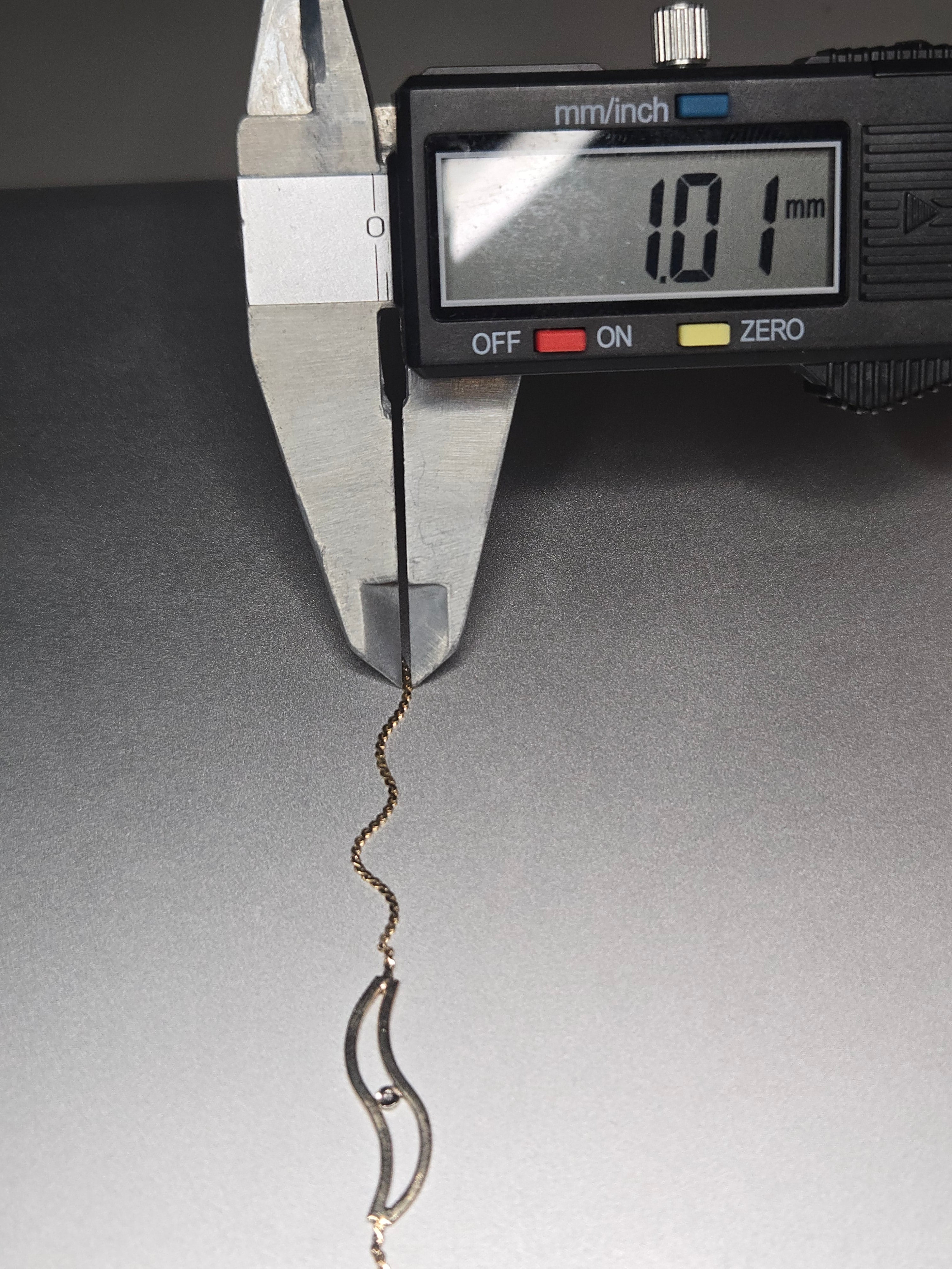 Solid 14K Gold S-Link Serpentine Chain Bracelet wtih Diamond Accent - 7 Inches