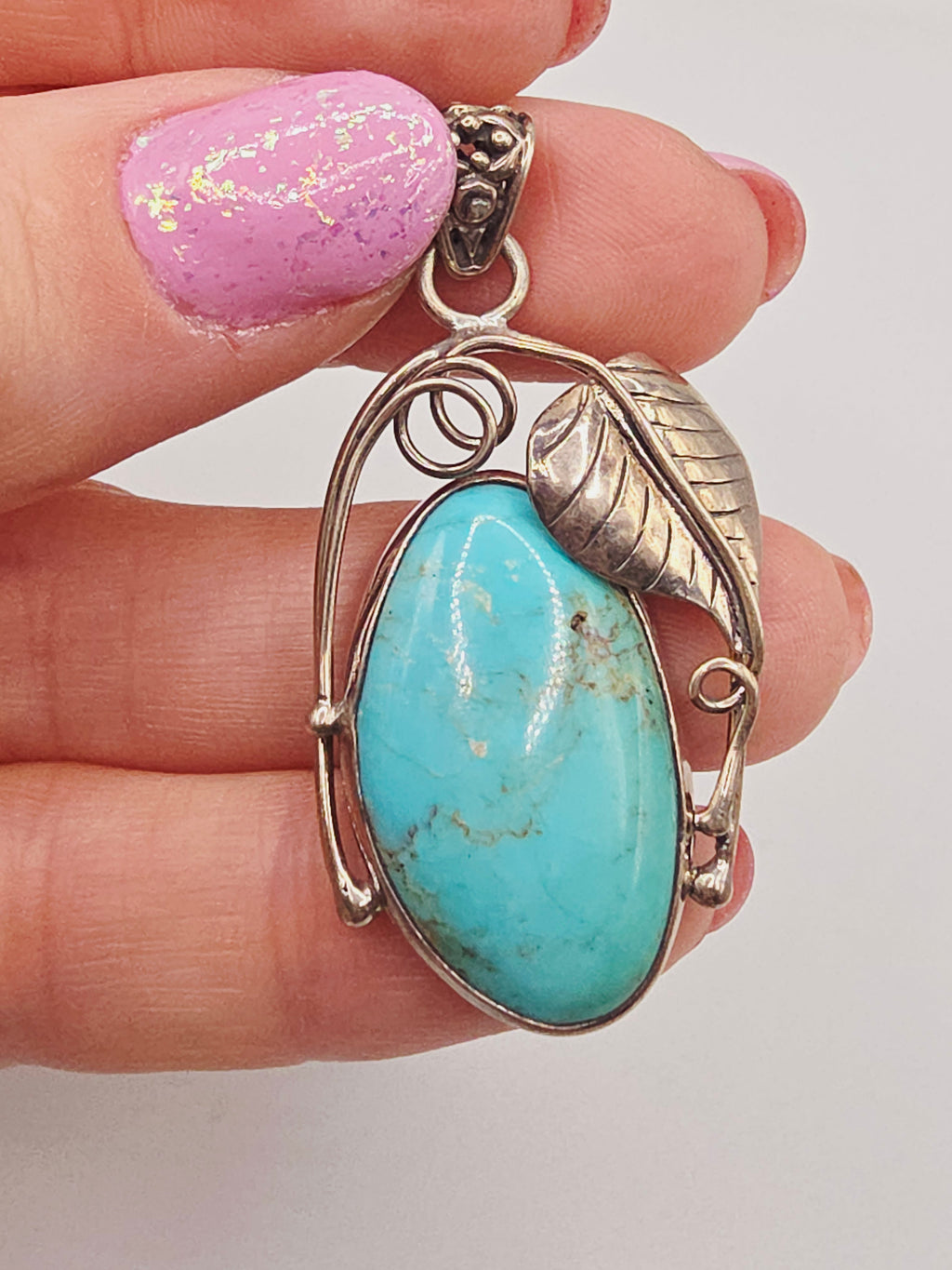 925 Sterling Silver Turquoise Pendant Southwestern Style Leaf Frame