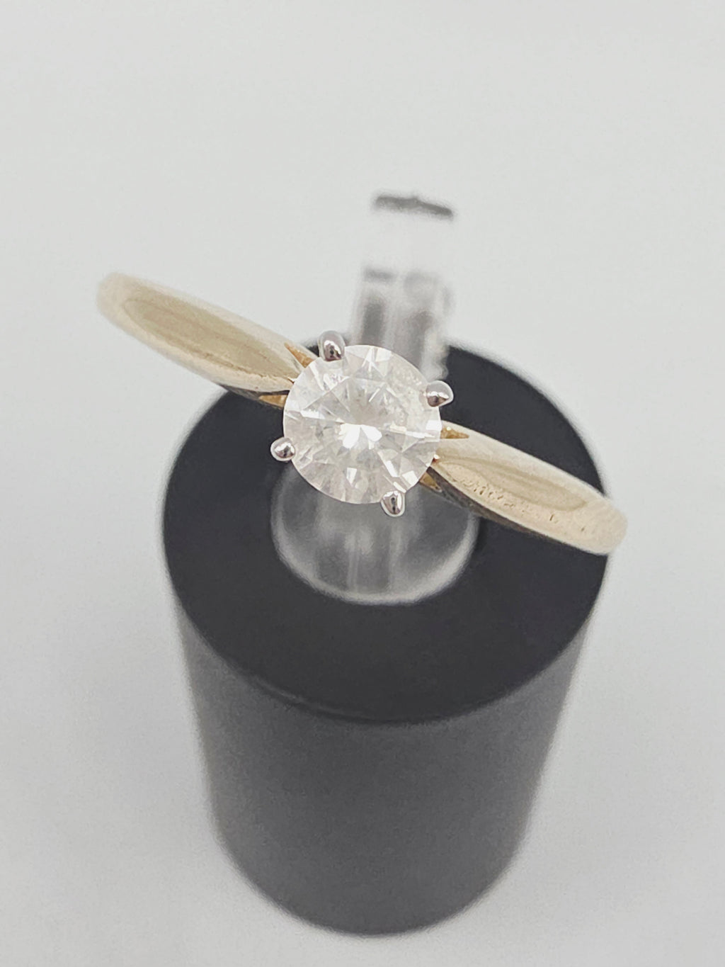 Solid 14K Gold .25 Carat Round Diamond Solitaire Engagement Ring - Size 7