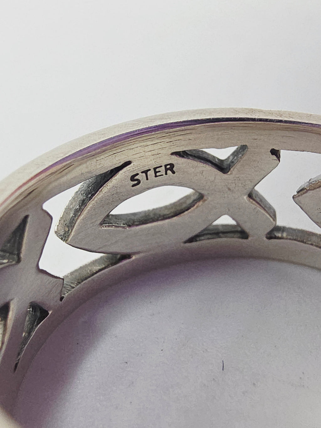 RETIRED James Avery Sterling Silver Ichthus Eternity Ring - Size 7