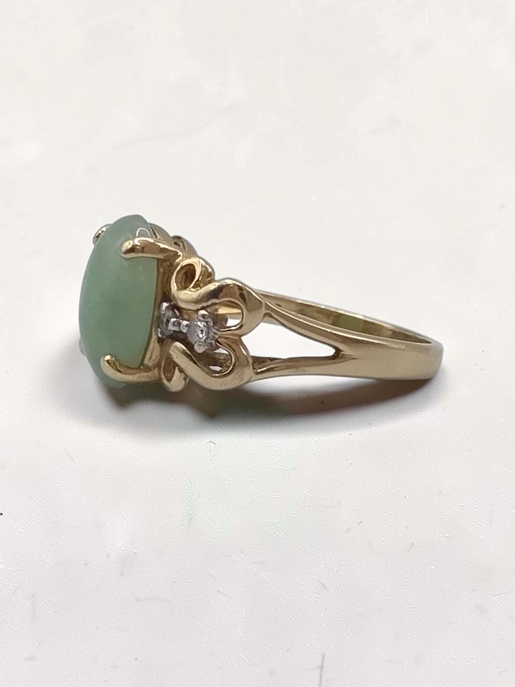Vintage Designer East Arts Solid 14K Yellow Gold Jade & Diamond Ring Size - 6.25