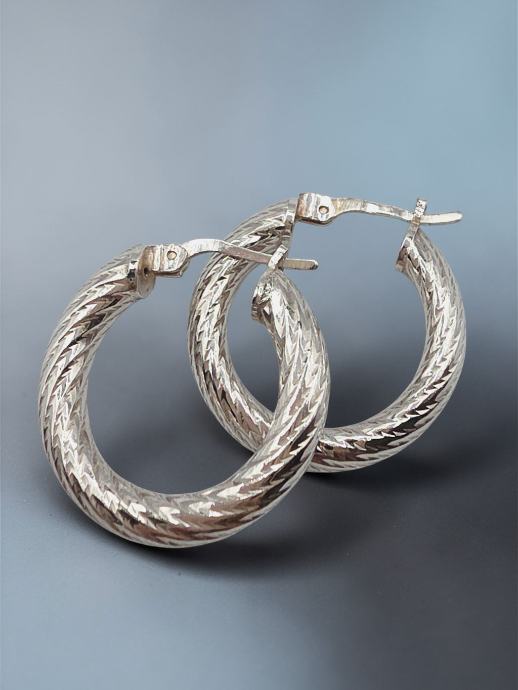 DYADEMA 925 Sterling Silver Diamond-Cut Hoop Earrings Italy Hinged