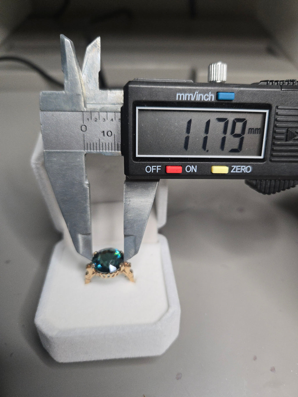 Solid 10K Yellow Gold Ring with Large Round-Cut Teal CZ– Size 5