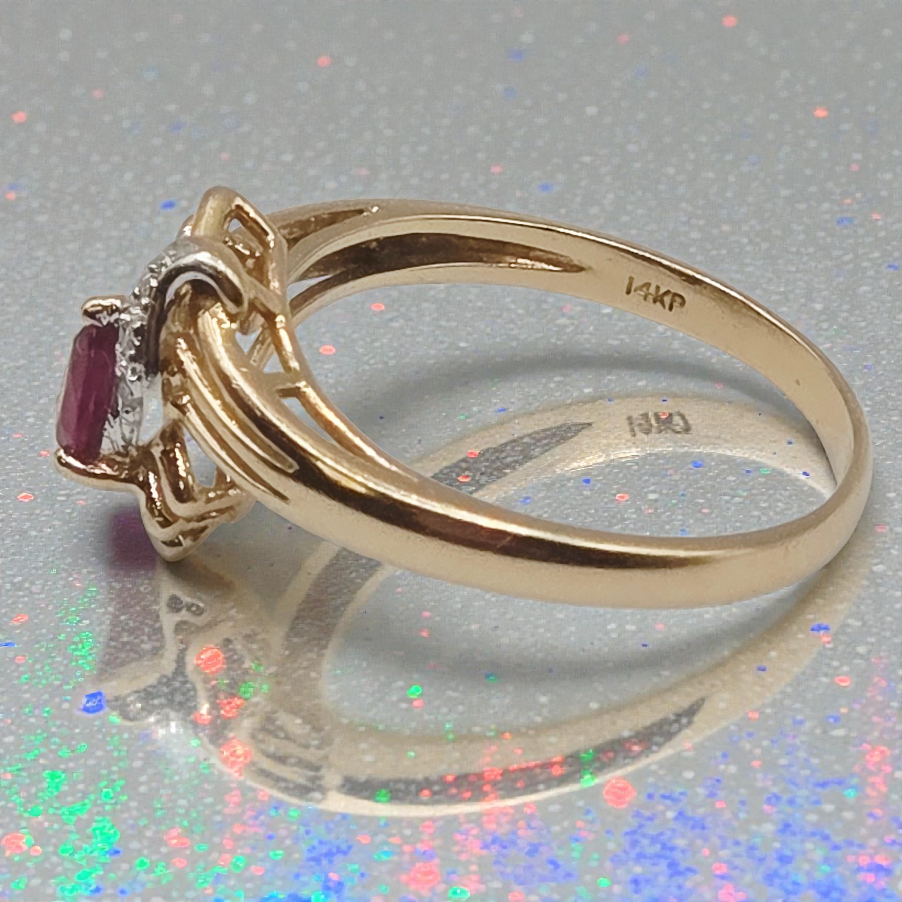 Town & Country Solid 14K Yellow Gold Ring with Ruby and Diamonds – Size 7.25