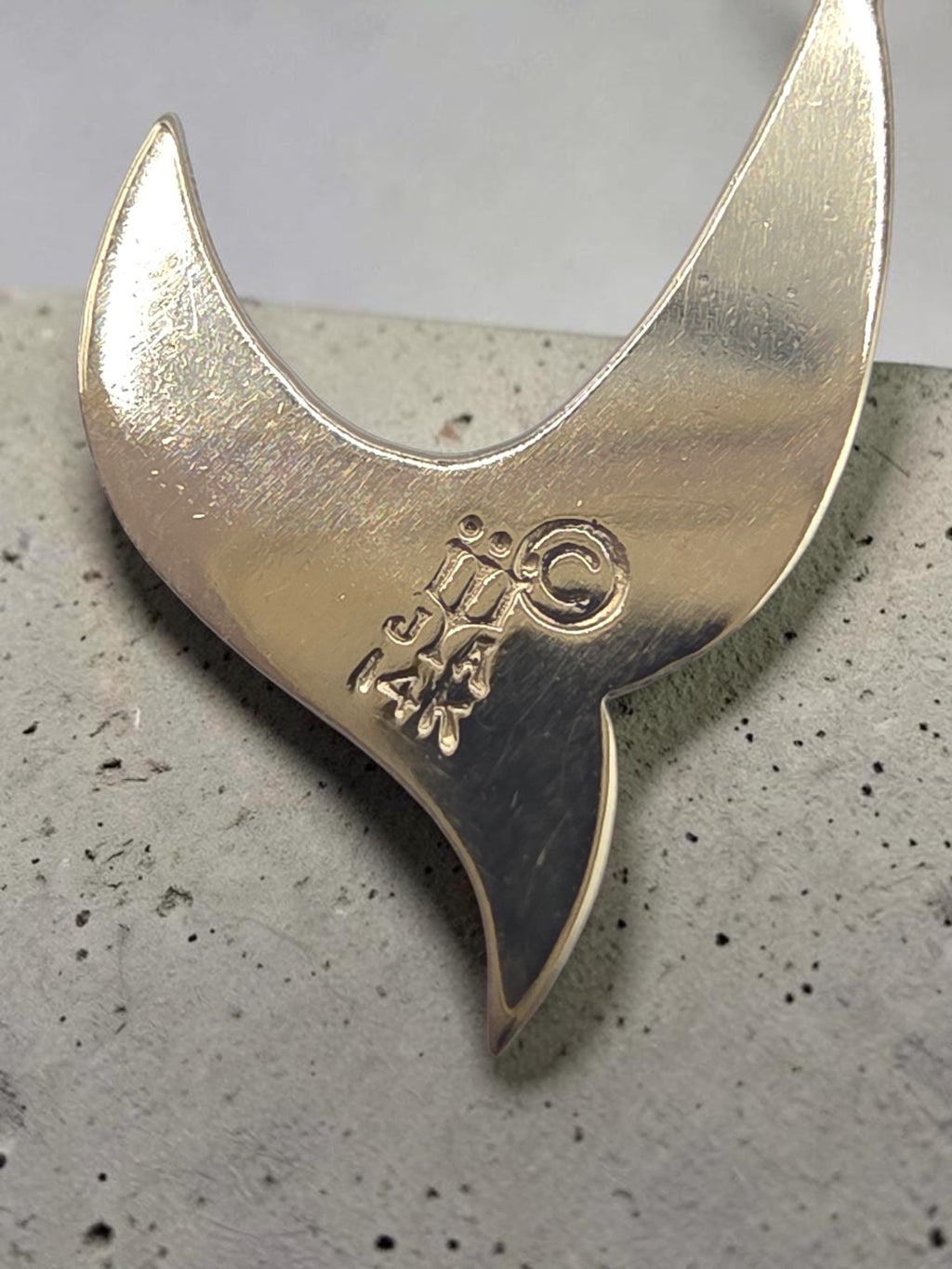 RETIRED James Avery Solid 14K Gold Asymetrical Descending Dove Silhouette Charm