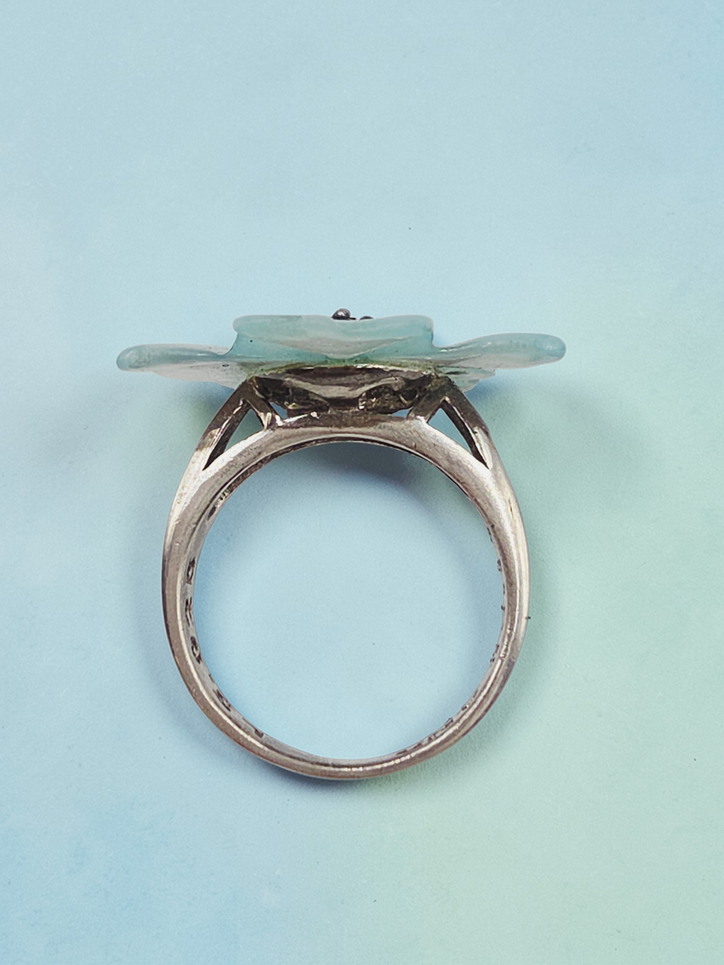 Lee Sands 925 Sterling Silver Mother of Pearl & Marcasite Flower  Ring - Size 5