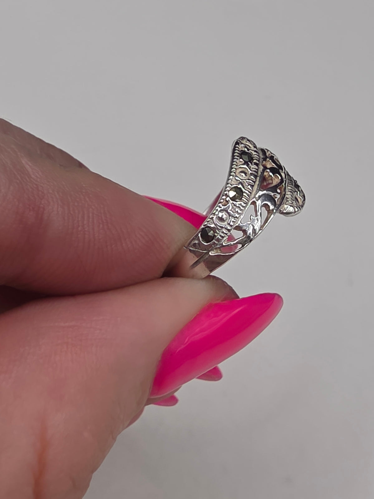 Vintage Sterling Silver Unique Pattern Engraved Ring Size 7.5