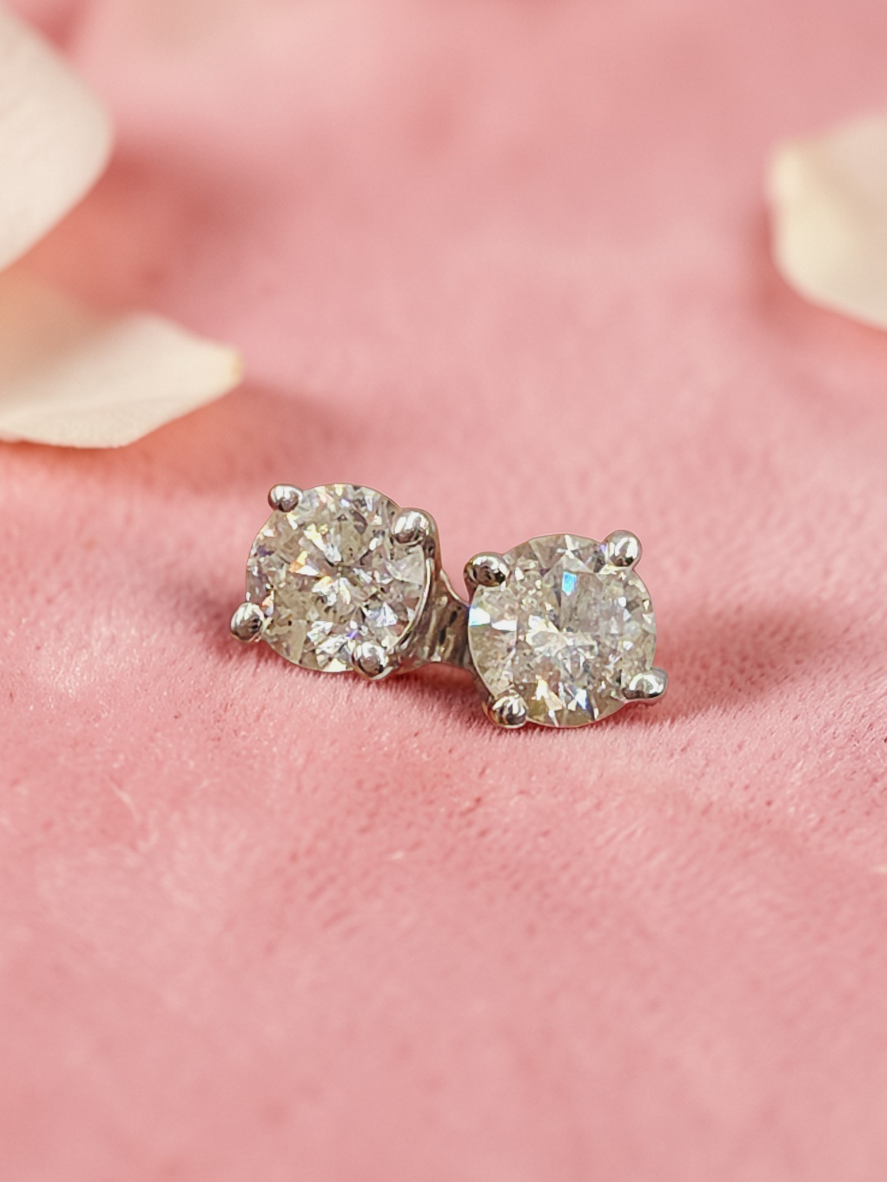 Solid 14K White Gold Diamond Stud Earrings Round Brilliant