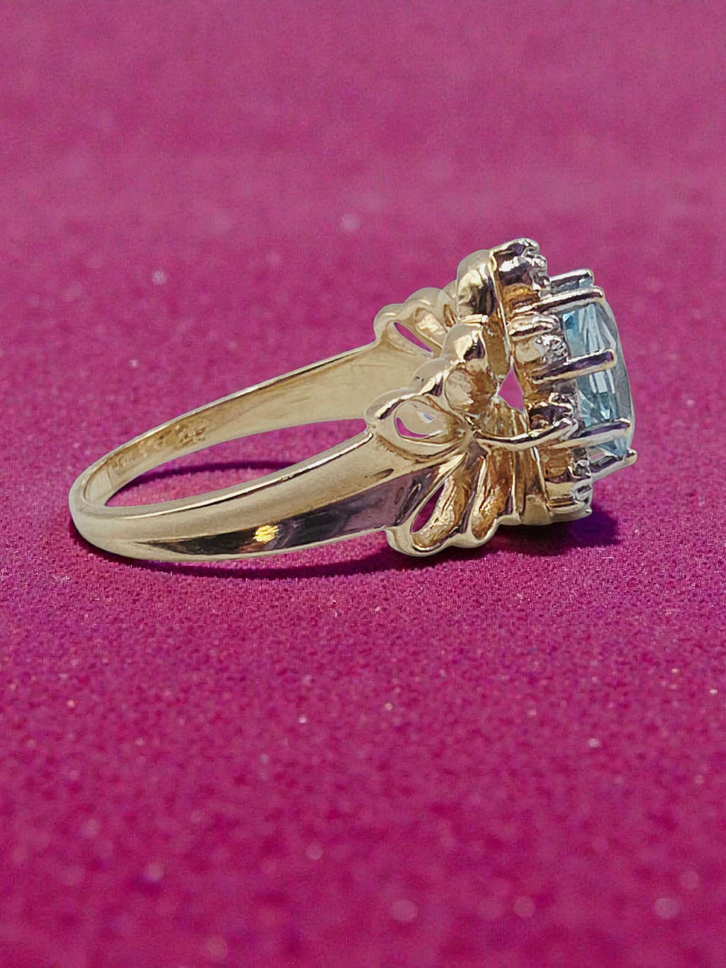 Solid 10K Yellow Gold Ring with Blue Topaz & Diamond Accents - Size 7.75