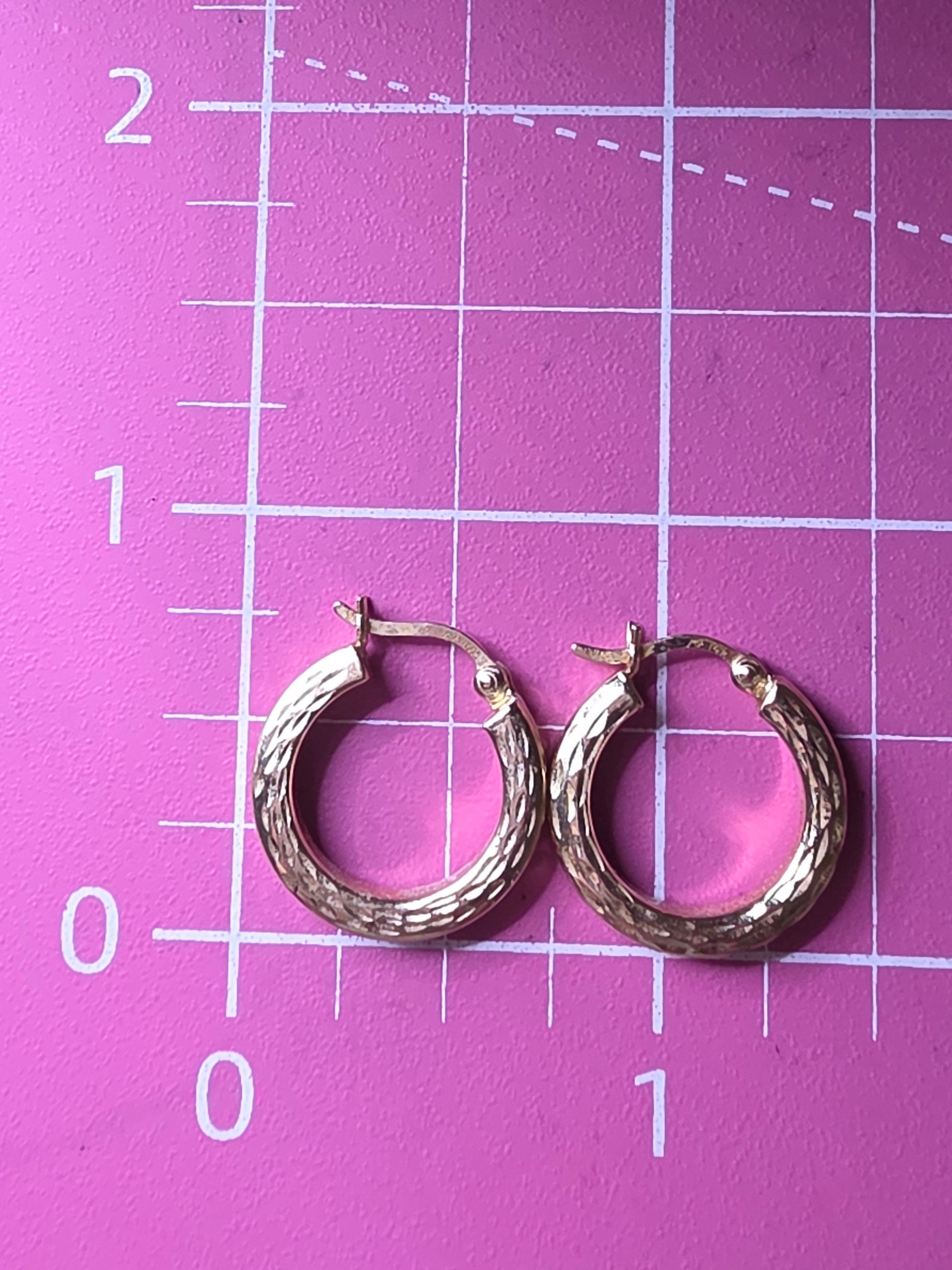 Michael Anthony Solid 14K Yellow Gold Diamond Cut Hoop Earrings Israel