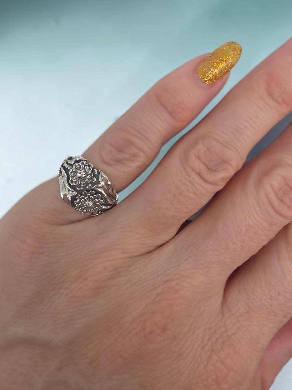 RETIRED Etah Love Sterling Silver Gothic Chrysanthemum Flower Band Ring - Size 5