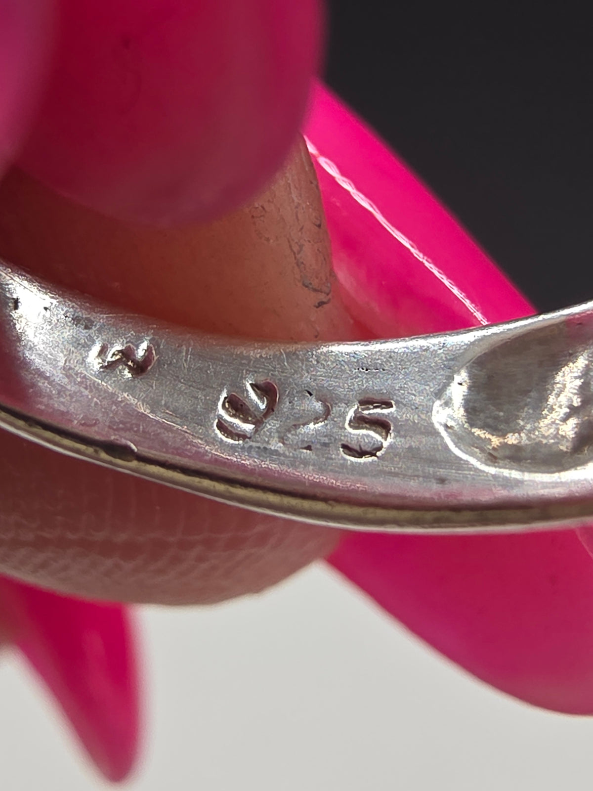 Vintage Sterling Silver Unique Pattern Engraved Ring Size 7.5